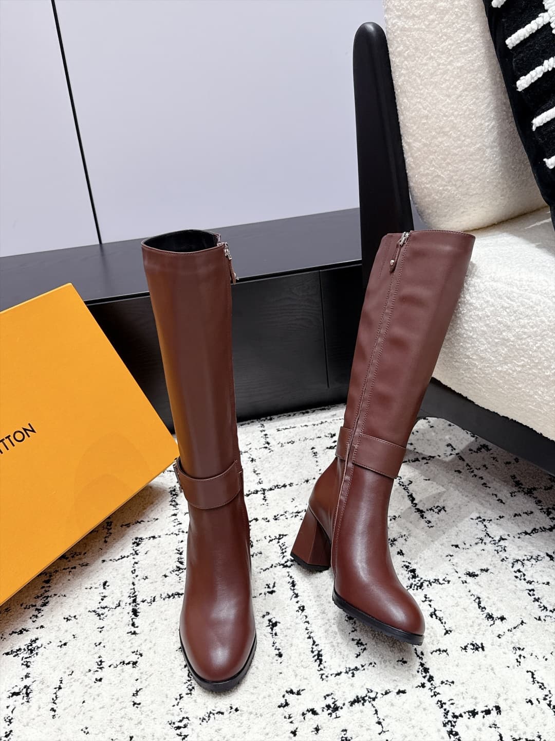 D8877 Louis Vuitton 26/ Latest model Midtown high-top boots with thick heels — image 4