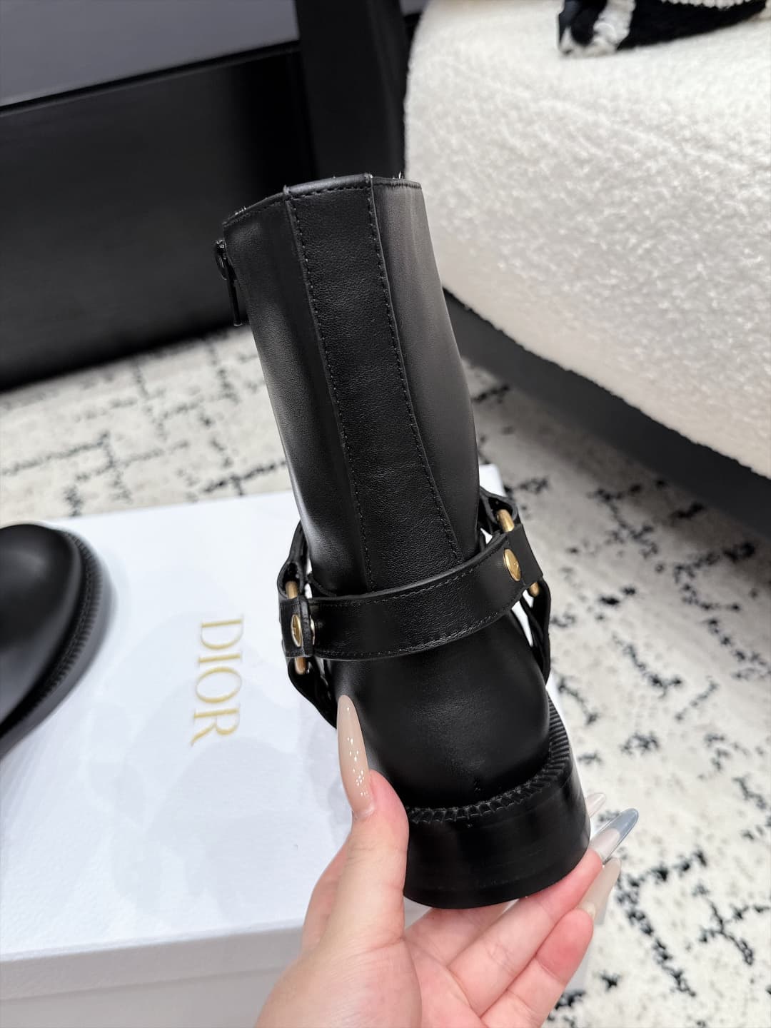 D8775 DIOR 26/ New autumn/winter models: popular riding boots with a strong presence at fashion shows — image 7