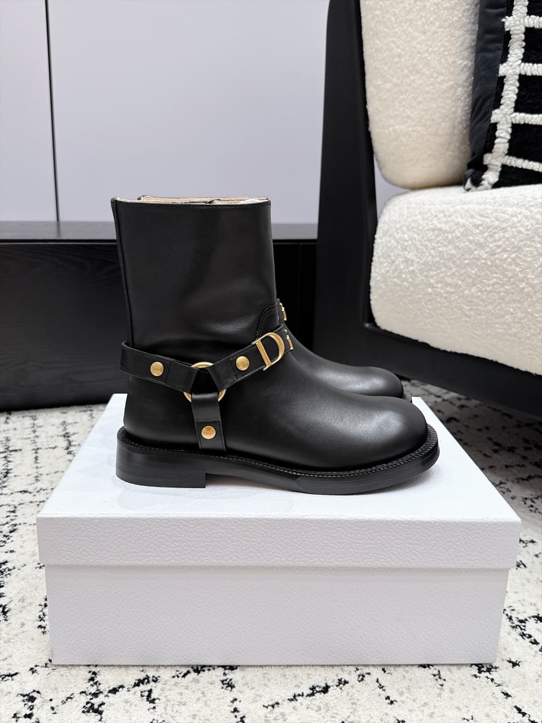 D8775 DIOR 26/ New autumn/winter models: popular riding boots with a strong presence at fashion shows — image 2
