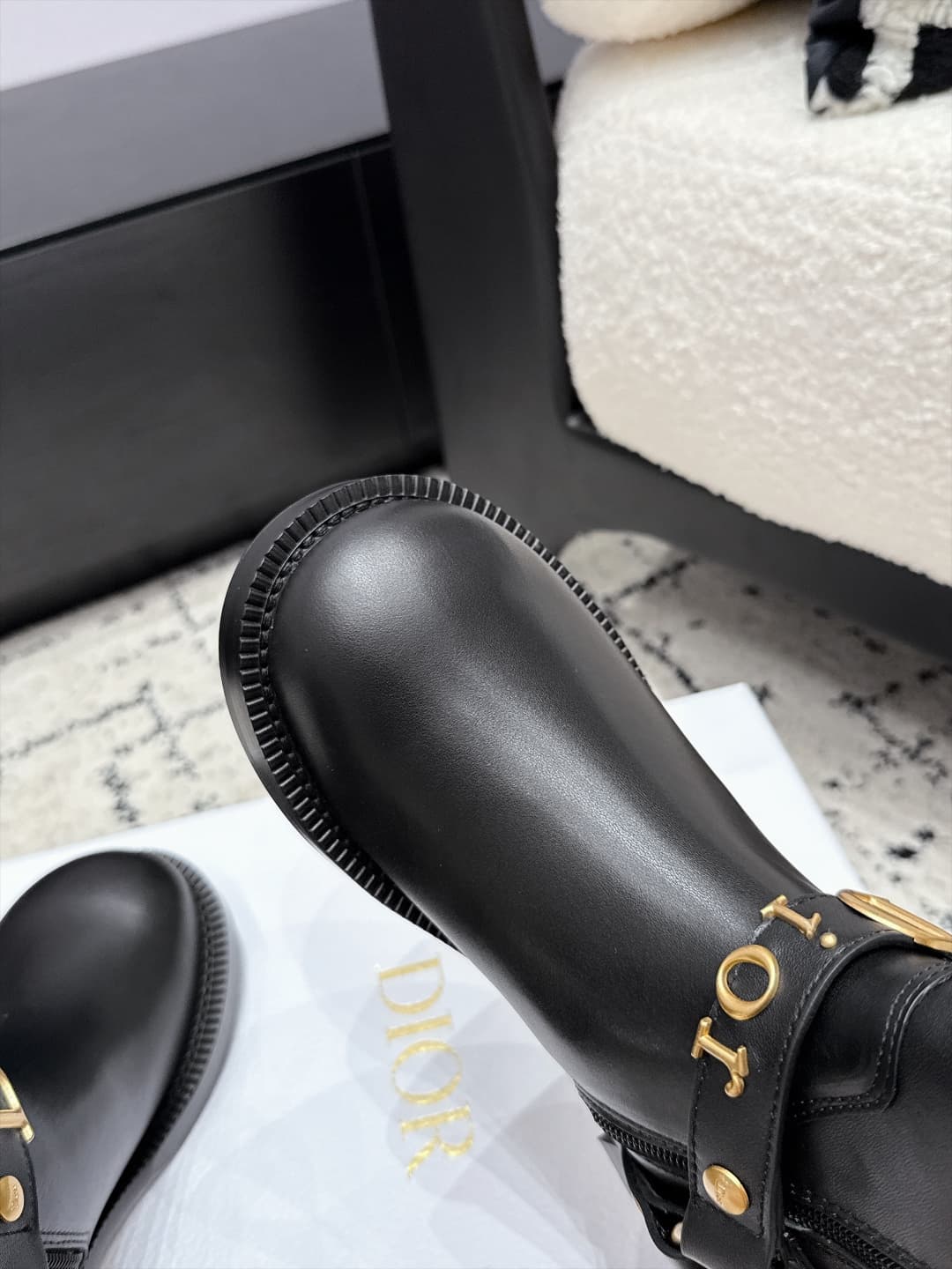 D8775 DIOR 26/ New autumn/winter models: popular riding boots with a strong presence at fashion shows — image 6