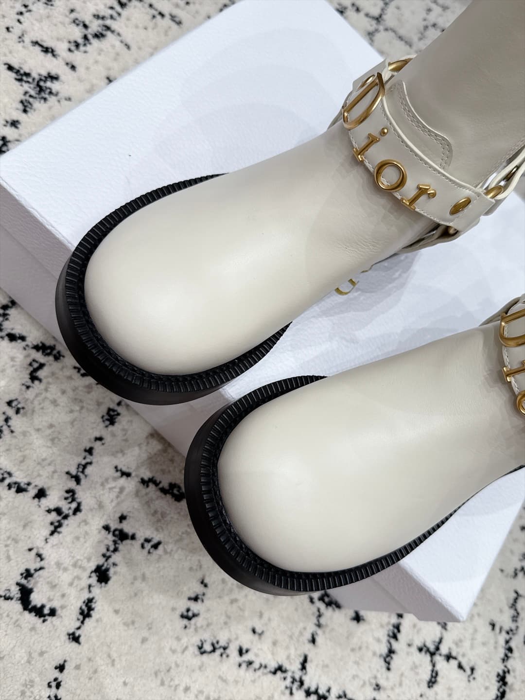 D8774 DIOR 26/ New fall/winter models: popular riding boots with a strong presence at fashion shows — image 7