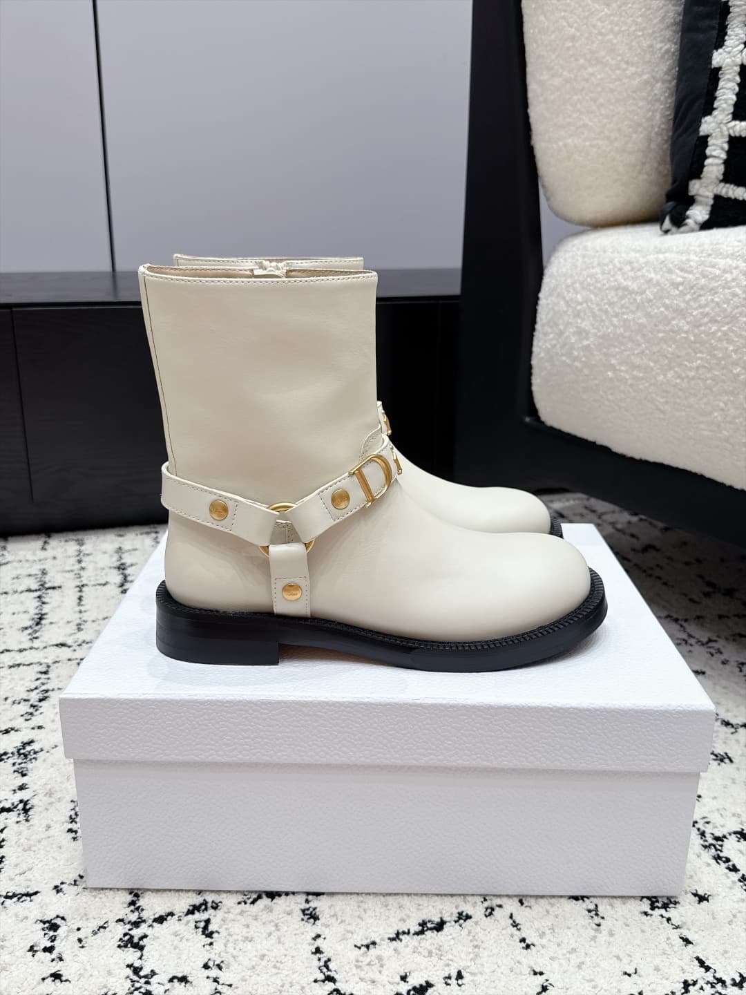 D8774 DIOR 26/ New fall/winter models: popular riding boots with a strong presence at fashion shows — image 2