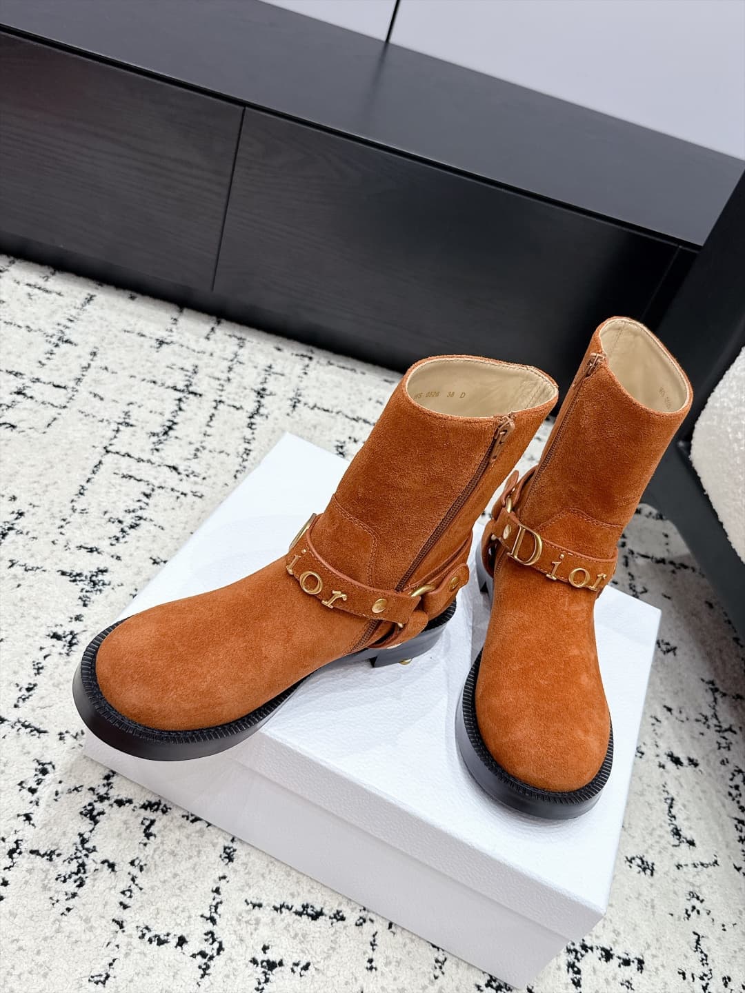 D8773 DIOR 26/ New fall/winter models: popular riding boots with a high demand — image 4