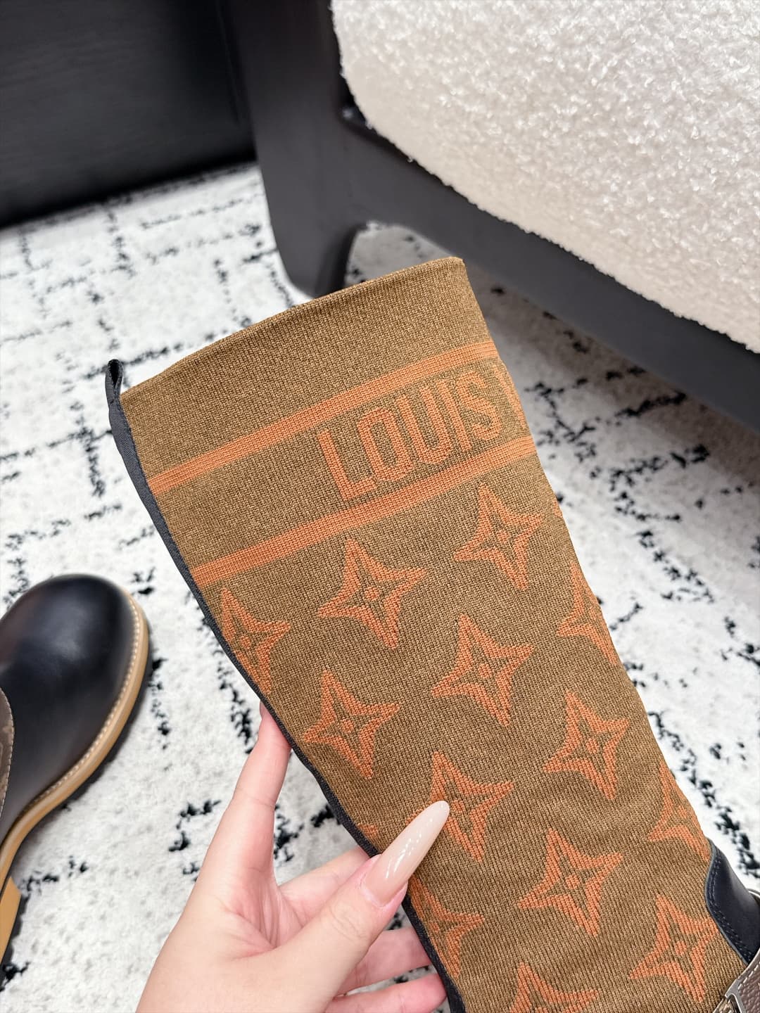D8778 LOUIS VUITTON 26/ New Martin Boots, Chelsea Women’s Boots — image 8