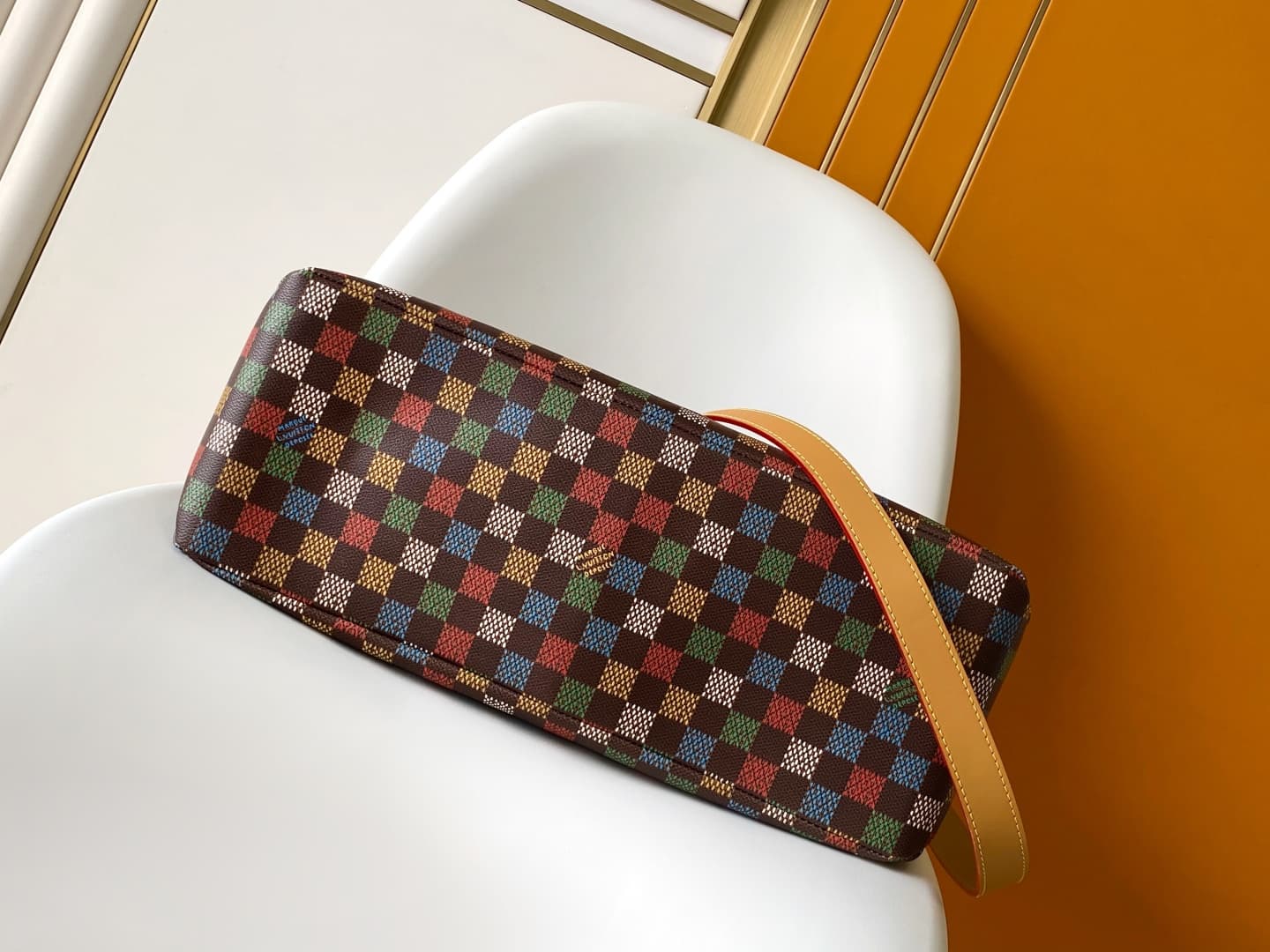 C5233 💰N00192 – Top-quality original design. The Shopper Tote bag features a style inspired by Louis Vuitton’s classic shopping bags, with clean lines and distinct LV logo elements. This handbag is made of LVers Damier Ebene fabric, along with a pattern r — image 4