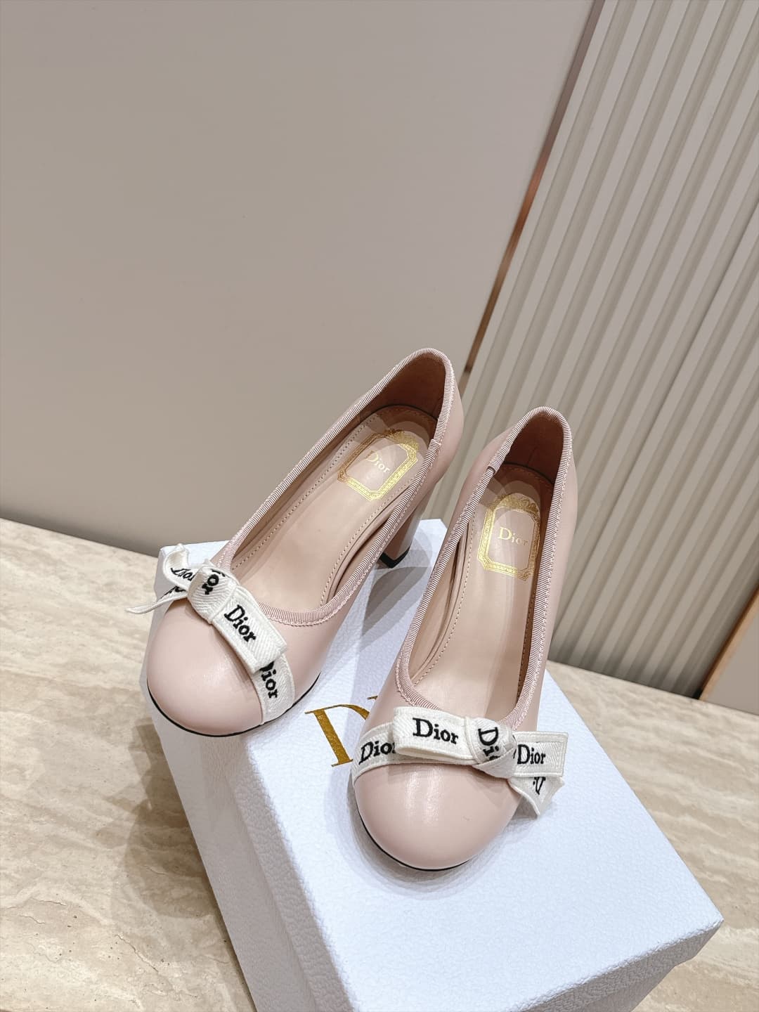 D5921 Dior 26ss Early Autumn Collection – New Embroidered Ribbon Pearl Bows Mid-Calf Shoes — image 4