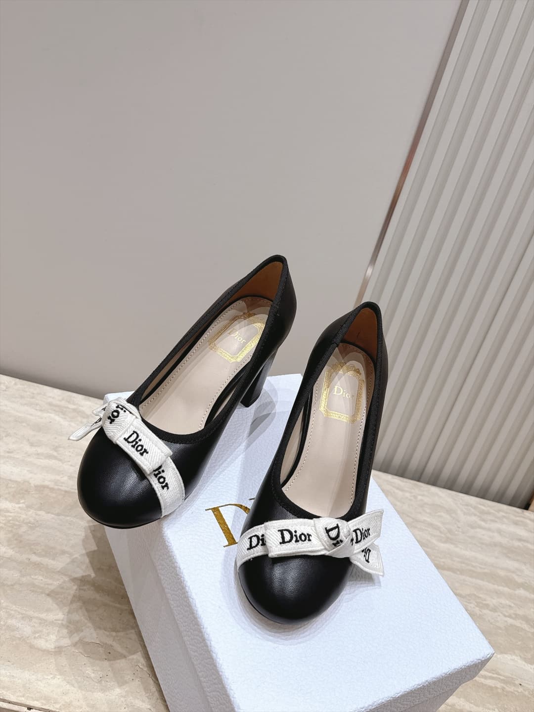 D5920 Dior 26ss Early Autumn Collection – New fabric strap pearl bow mid-calf shoes — image 5