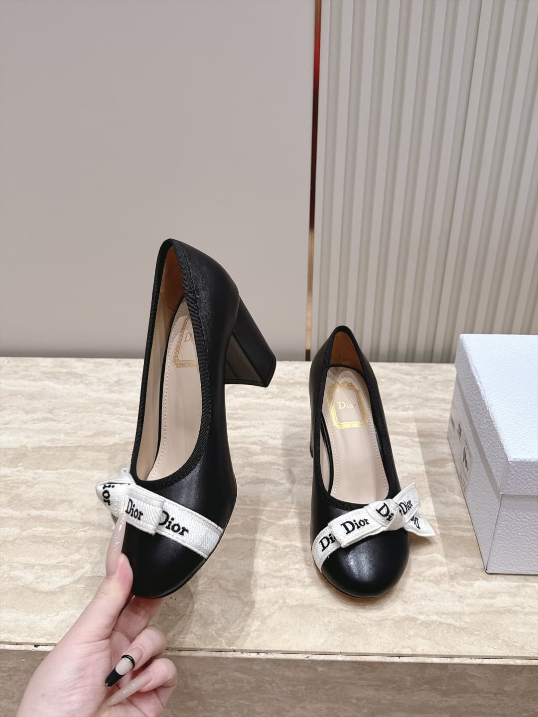 D5920 Dior 26ss Early Autumn Collection – New fabric strap pearl bow mid-calf shoes — image 3