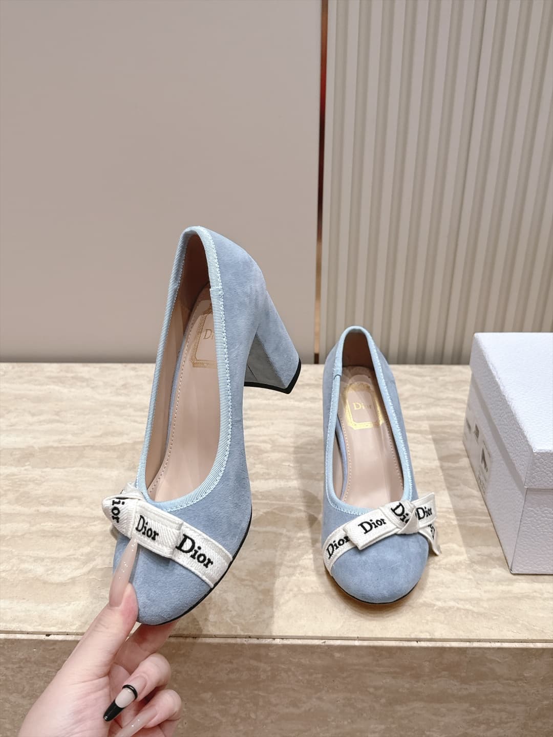 D5919 Dior 26ss Early Autumn Collection – New fabric belt pearl bow mid-calf shoes — image 3