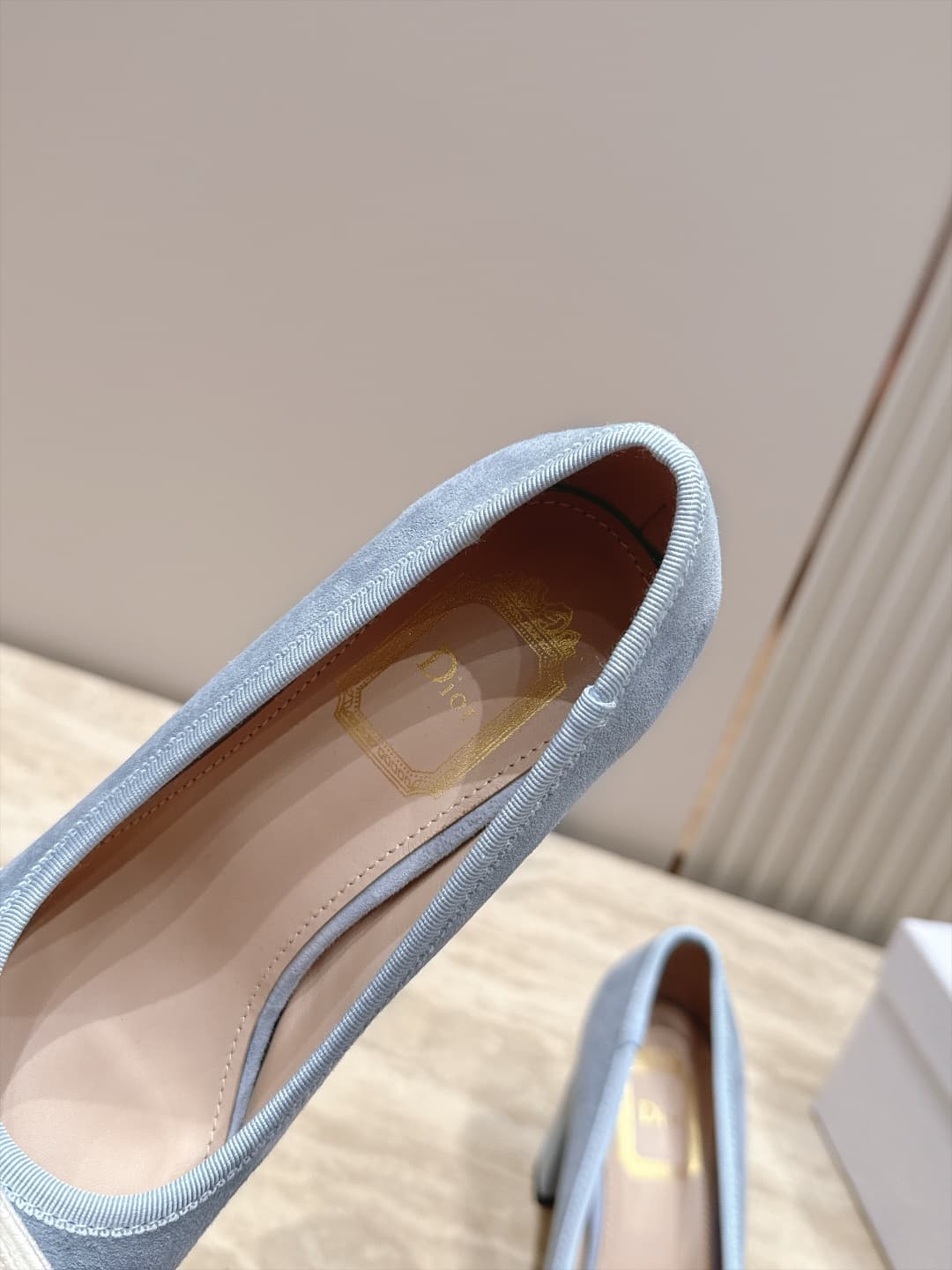D5919 Dior 26ss Early Autumn Collection – New fabric belt pearl bow mid-calf shoes — image 7