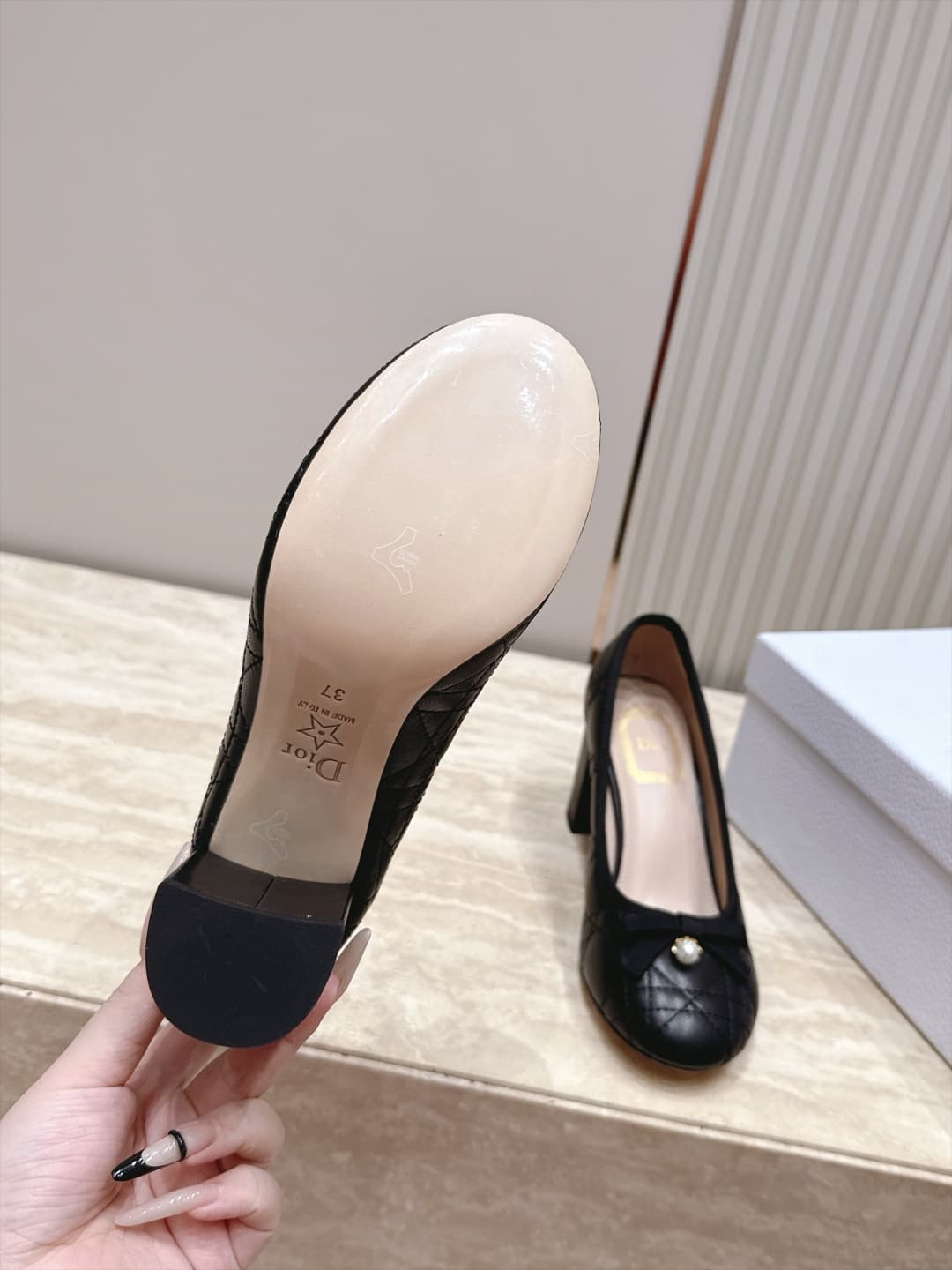 D5918 Dior 26ss Early Autumn Collection – New Embroidered Pearl Bows Mid-Calf Shoes — image 8