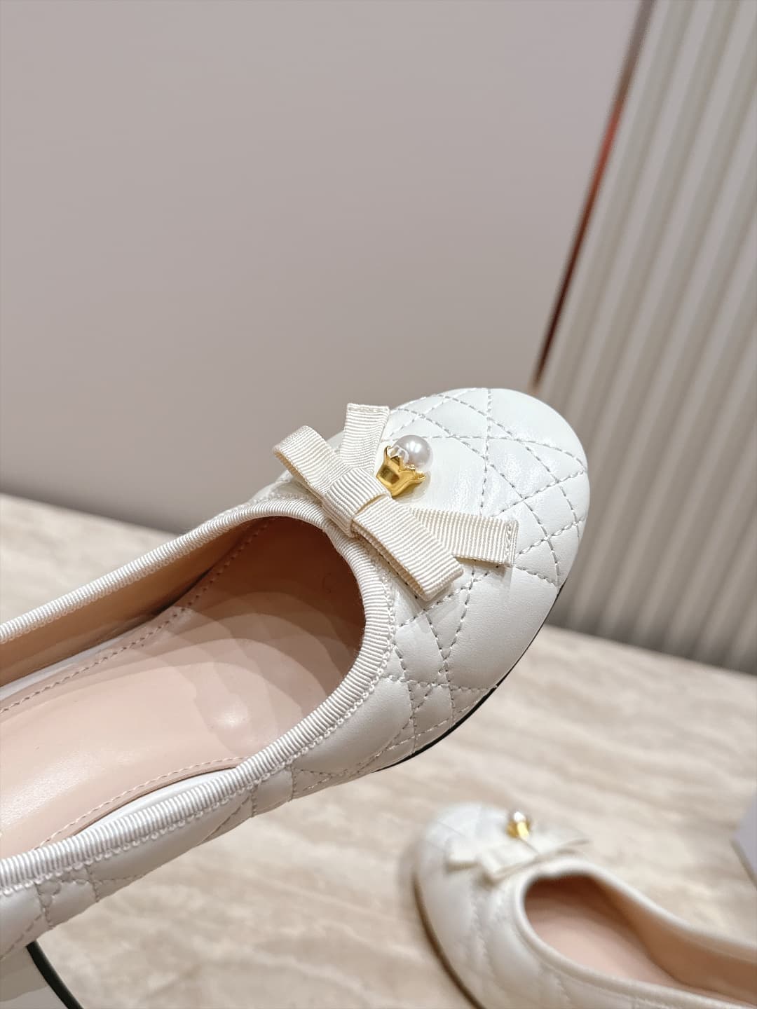 D5916 Dior 26ss Early Autumn Collection – New design straps, pearls, and bow details mid-calf shoes — image 8