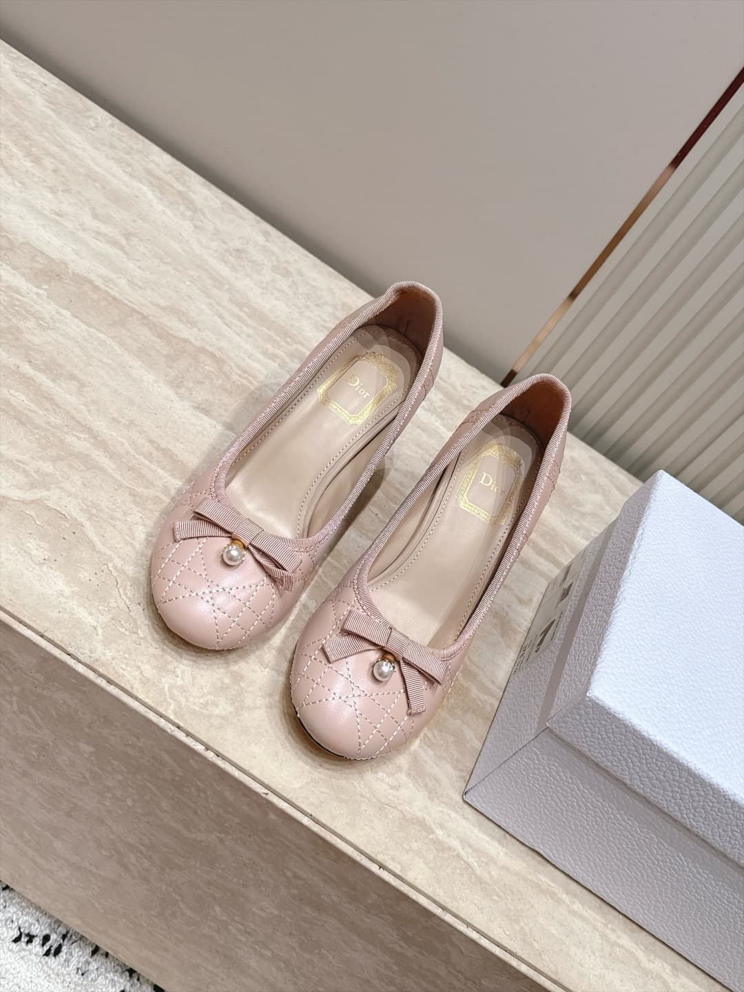 D5917 Dior 26ss Early Autumn Collection – New fabric belt pearl bow mid-calf shoes — image 2