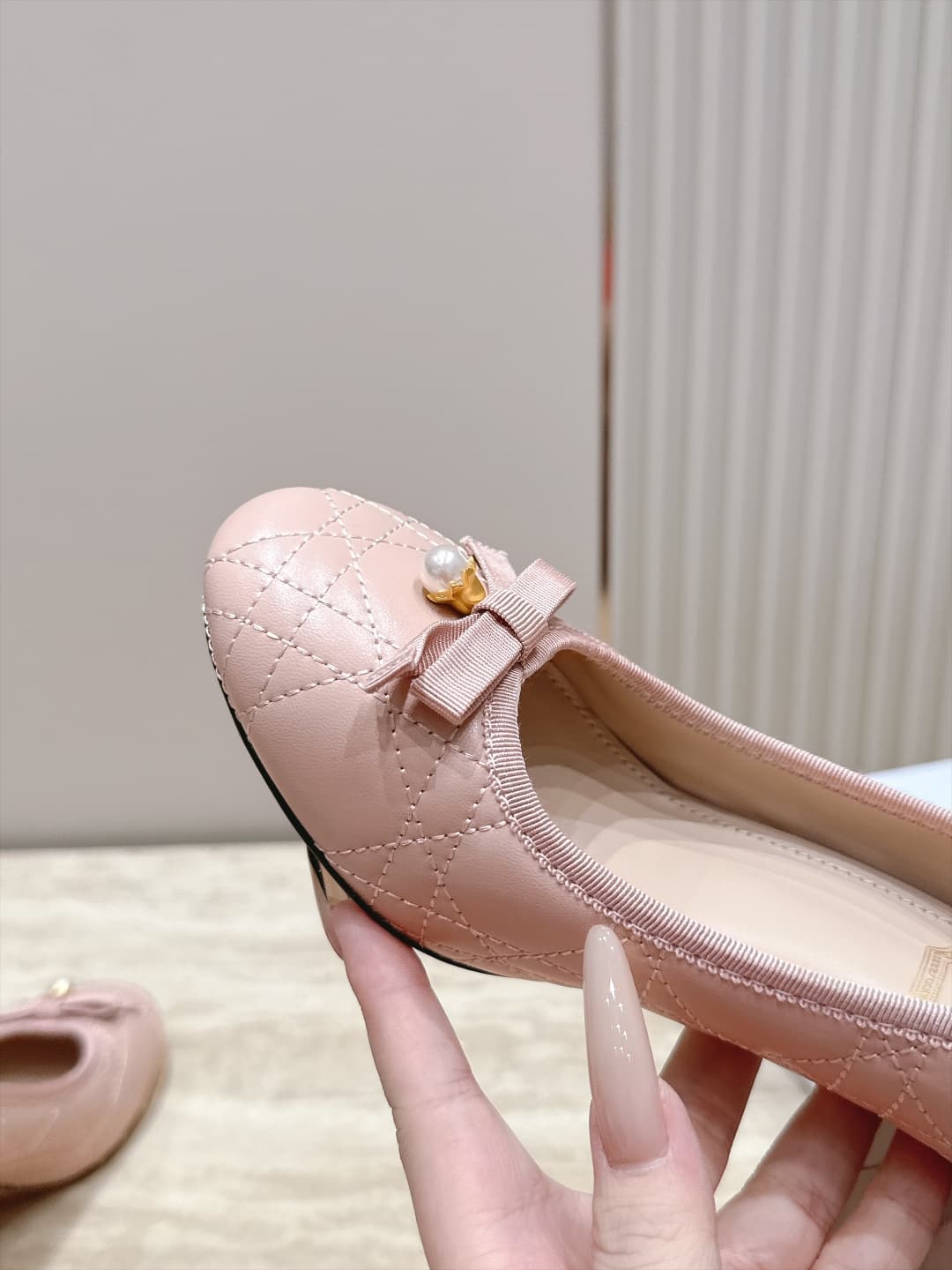 D5917 Dior 26ss Early Autumn Collection – New fabric belt pearl bow mid-calf shoes — image 7