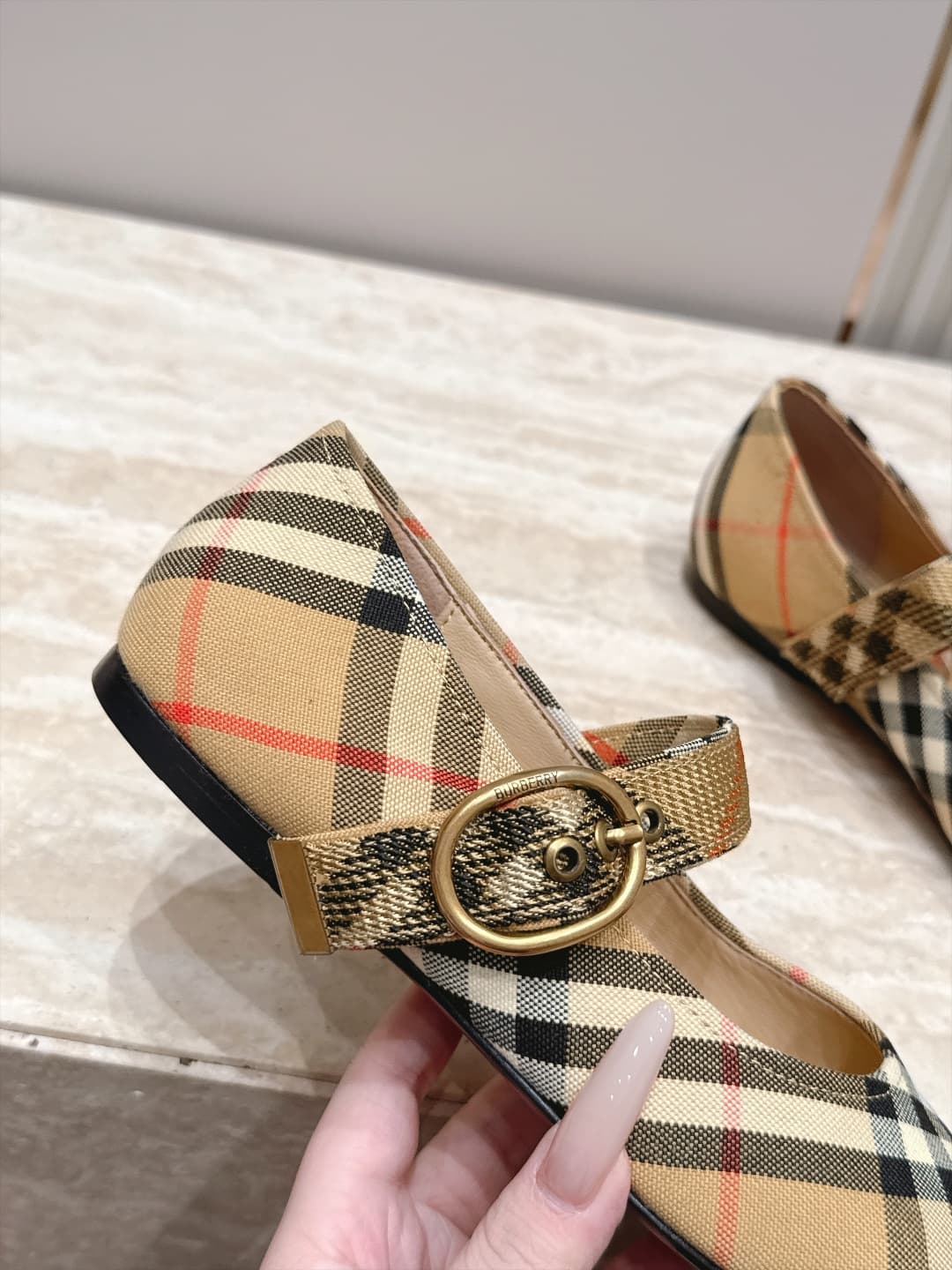 D3111 Bauerry’s new F French Fairy style Mary Jane flat shoes are ballet shoes. They are perfect for fashion shows – they look absolutely stunning and bring to life the classic, iconic style. The unique belt buckle design, along with the classic brand str — image 6
