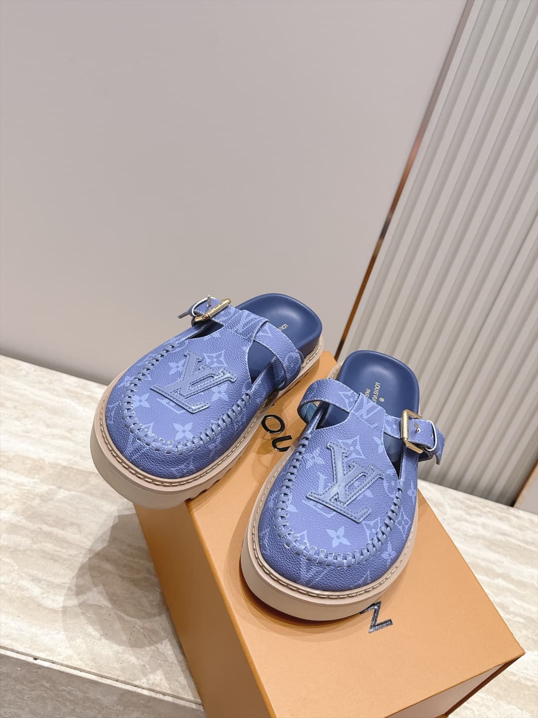 D8926 New color range!! — image 8