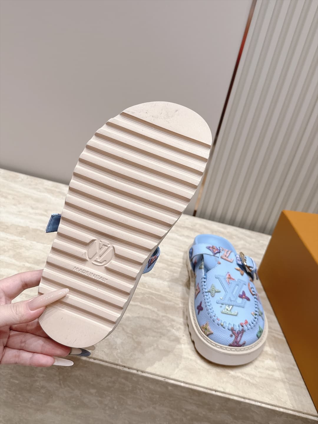 D8922 New color range!! — image 6