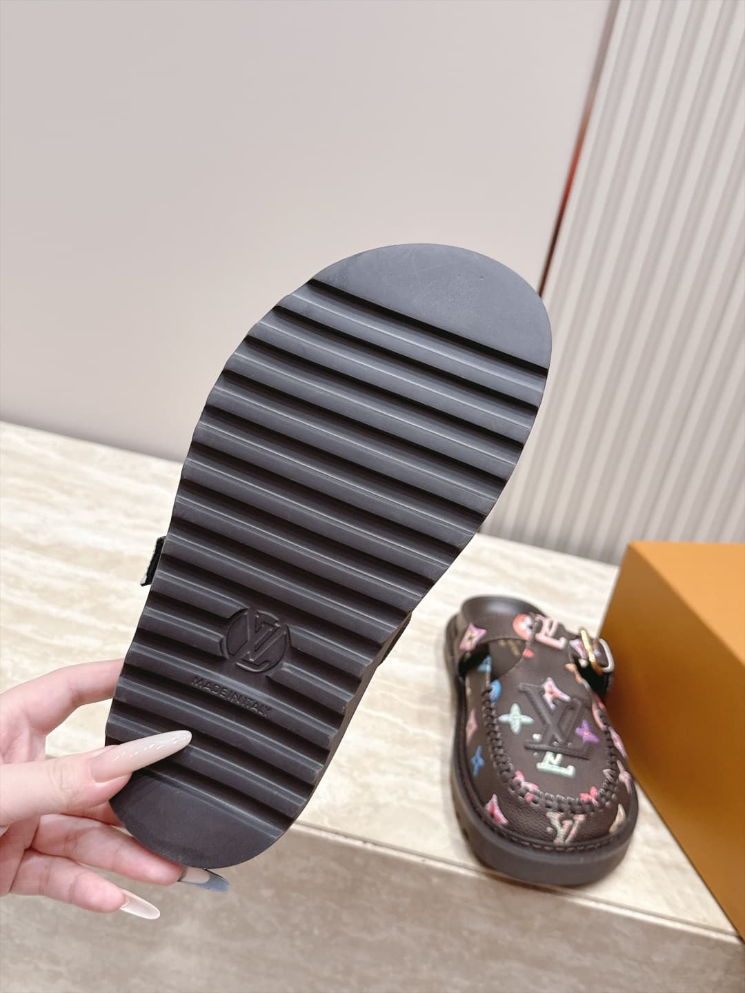 D8919 New color range!! — image 8