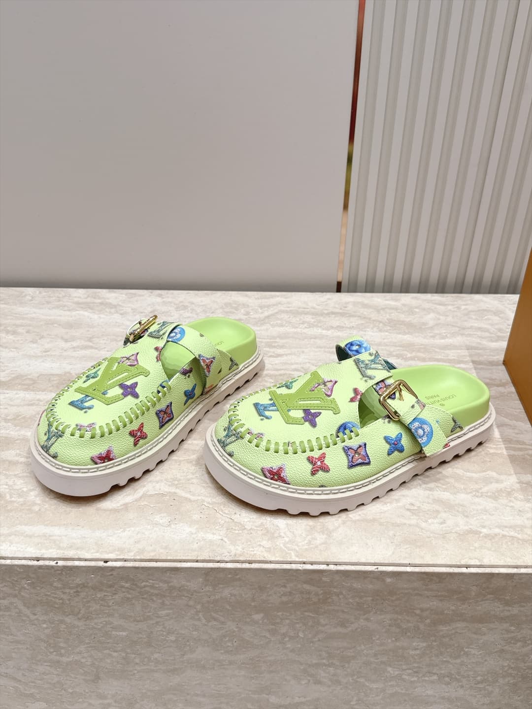 D8918 New color range!! — image 1