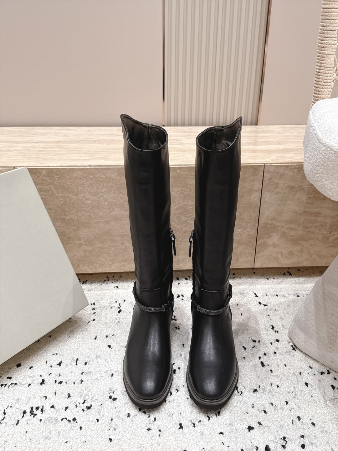 D8727 Top Version: Brunello Cucinelli’s new BC autumn/winter boots collection. High-top boots with a rider-style design. BC is a well-known Italian brand known for its minimalist style—elegant, vintage, and sophisticated! Simple yet stylish, it’s a very a — image 2