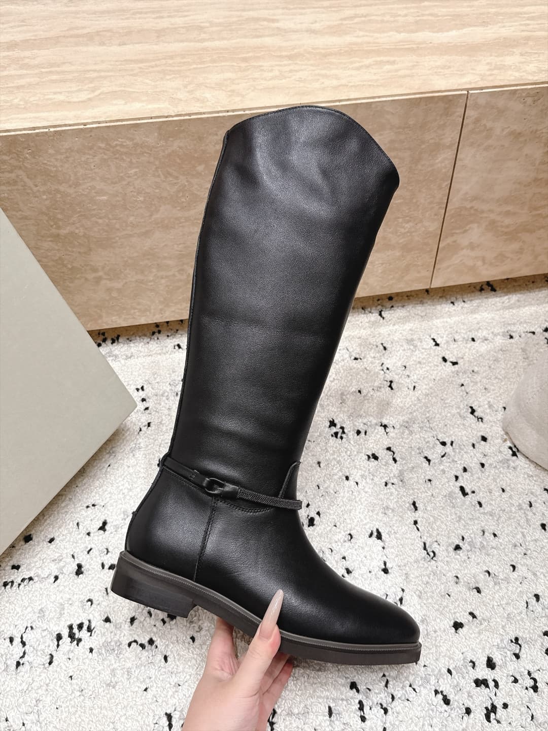 D8727 Top Version: Brunello Cucinelli’s new BC autumn/winter boots collection. High-top boots with a rider-style design. BC is a well-known Italian brand known for its minimalist style—elegant, vintage, and sophisticated! Simple yet stylish, it’s a very a — image 4