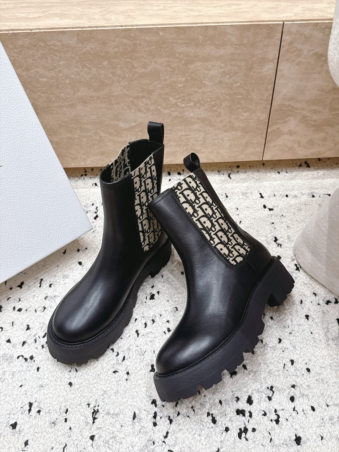 D8726 DIOR 26 New Fall-Winter Boots, One-Piece Sneakers — image 4