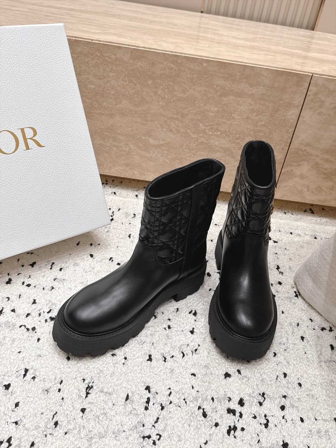 D8725 DIOR 26 New Fall-Winter Boots, One-Piece Martine Boots — image 3