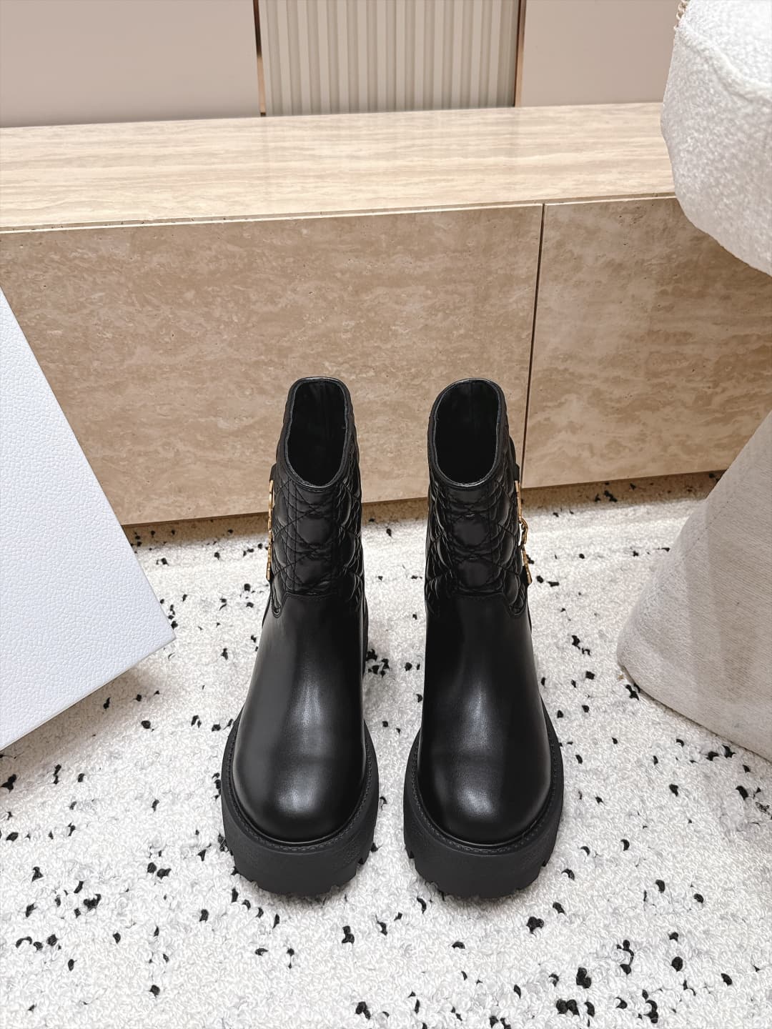 D8725 DIOR 26 New Fall-Winter Boots, One-Piece Martine Boots — image 1