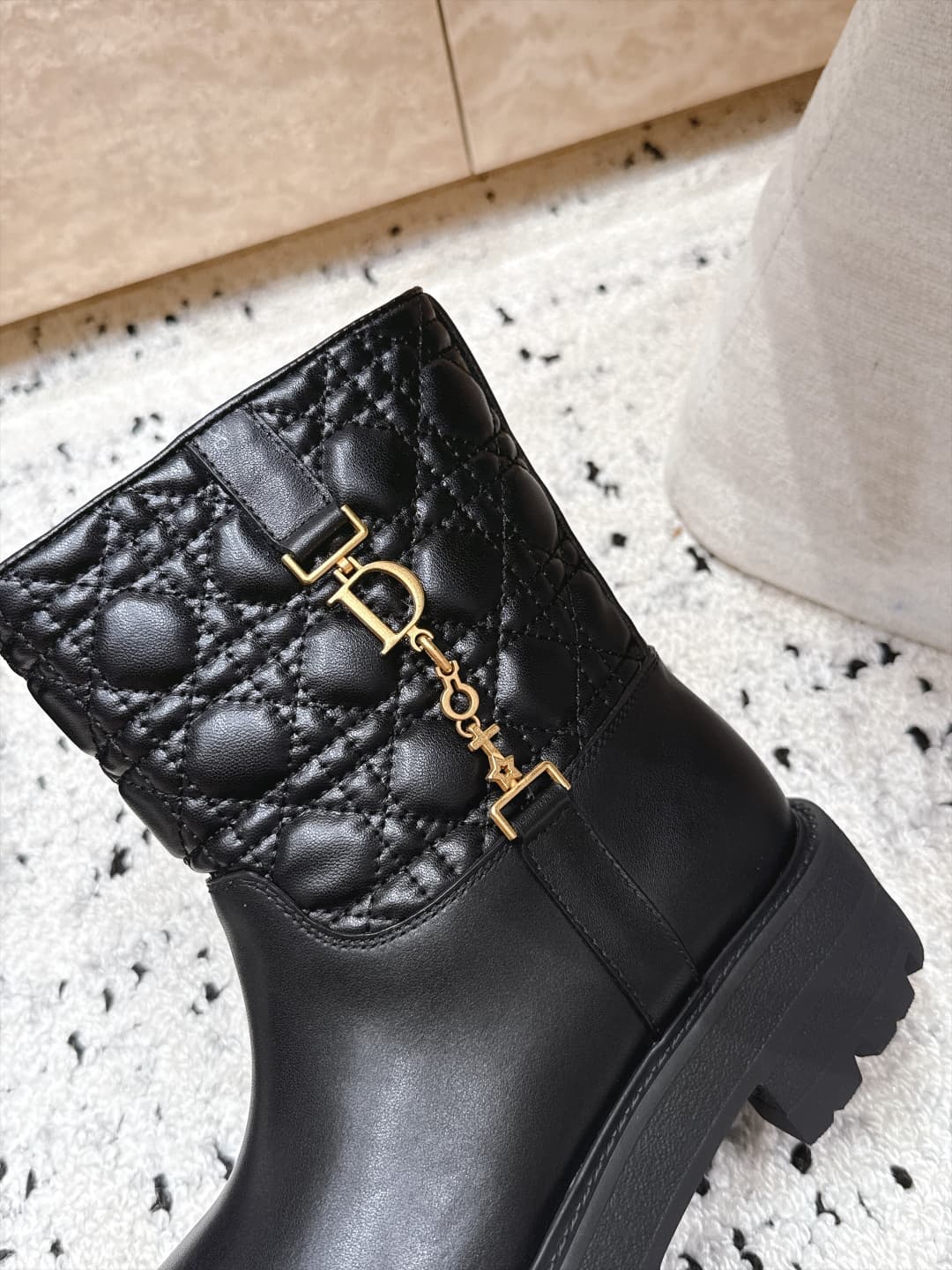 D8725 DIOR 26 New Fall-Winter Boots, One-Piece Martine Boots — image 5
