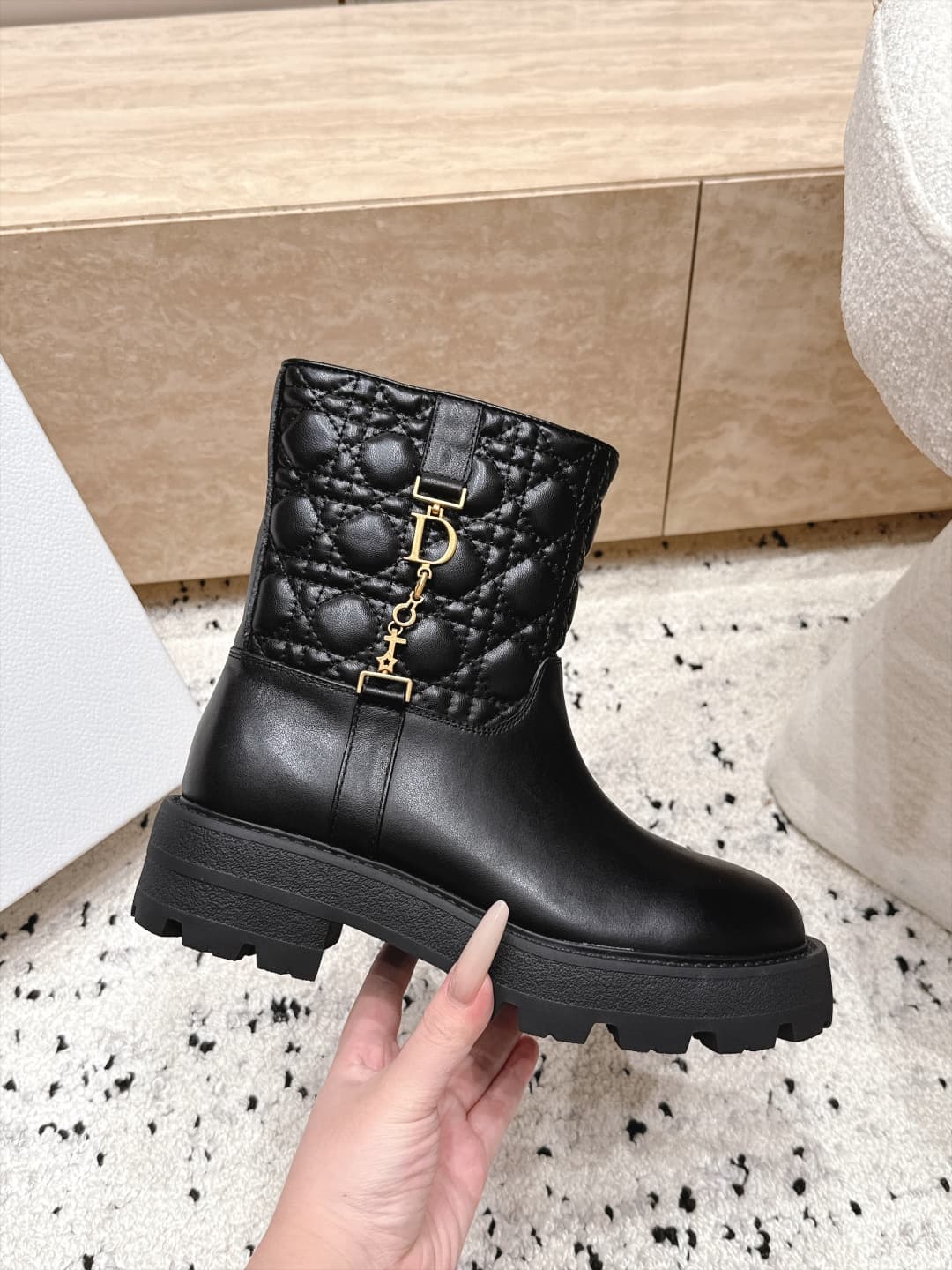 D8725 DIOR 26 New Fall-Winter Boots, One-Piece Martine Boots — image 8