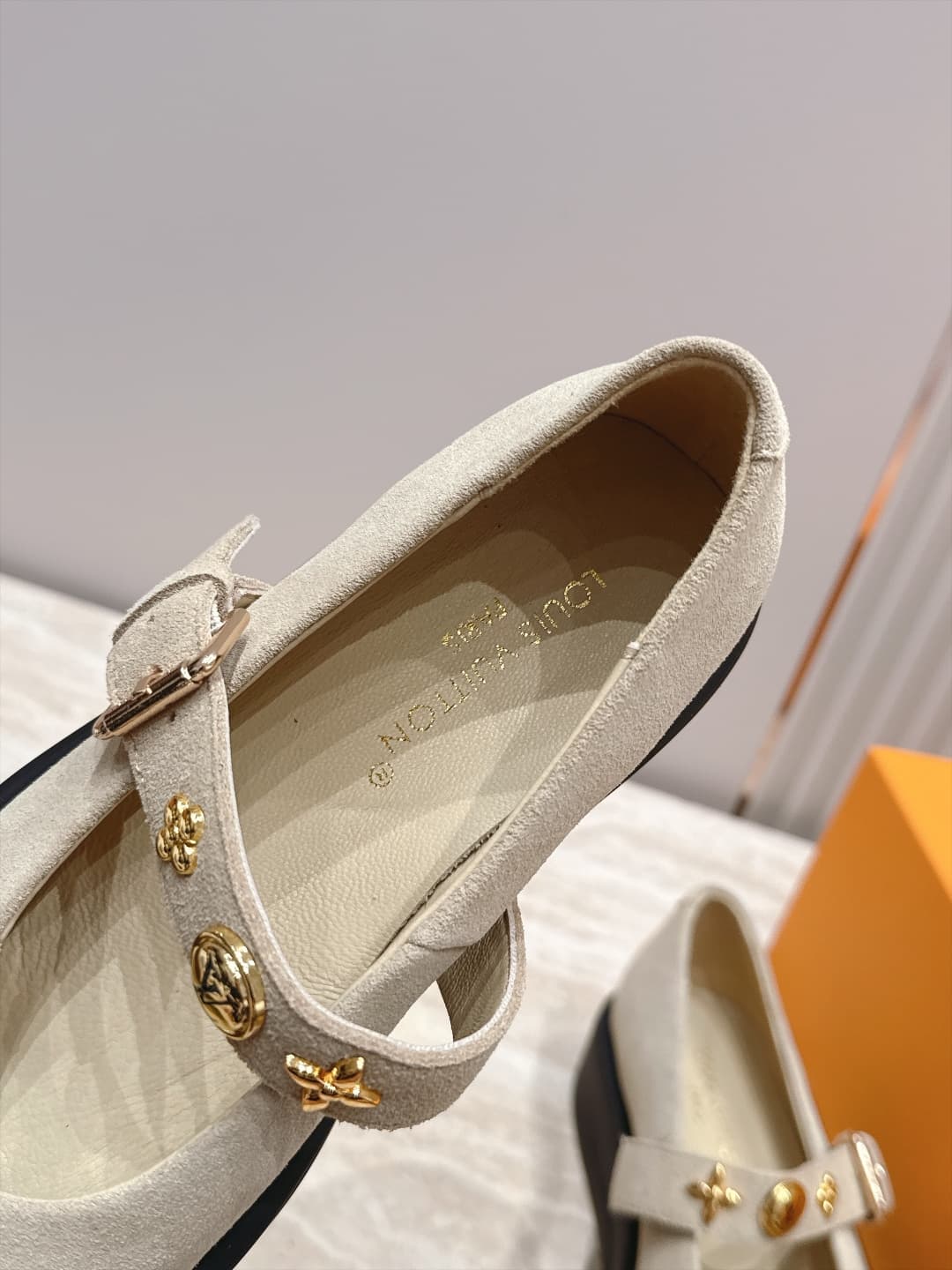 D8933 Louis Vuitton 26/New autumn model, monogram pattern, thick-bottom Mary Jane Loafers — image 5