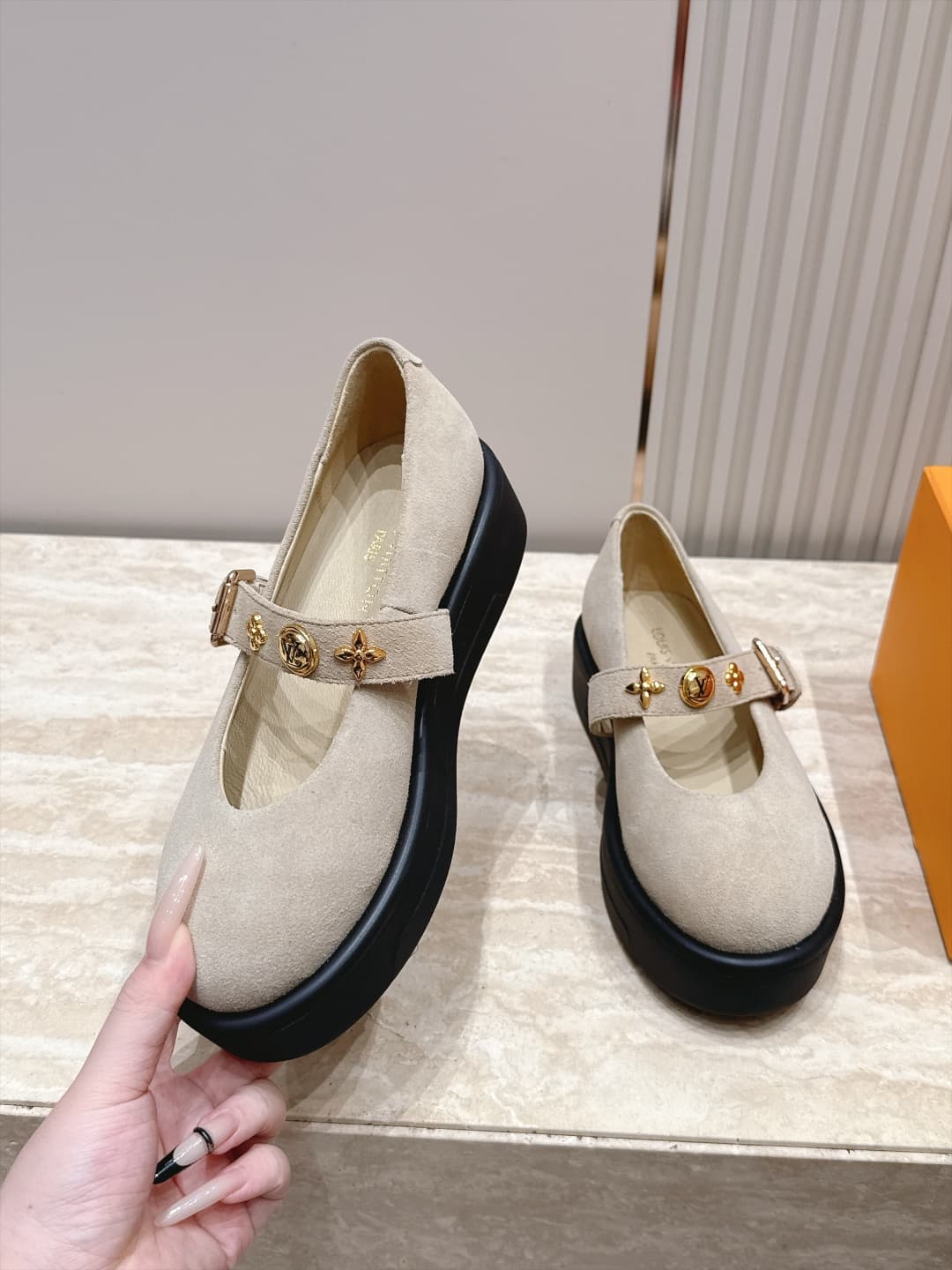 D8933 Louis Vuitton 26/New autumn model, monogram pattern, thick-bottom Mary Jane Loafers — image 3