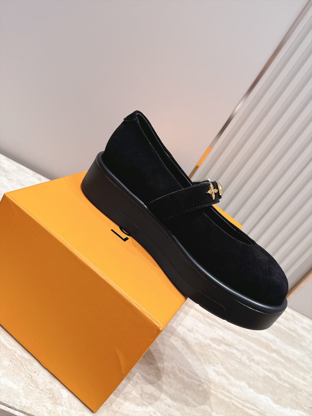D8932 Louis Vuitton 26/Autumn New Model, Monogram Pattern, Thick-Soled Mary Jane Loafers — image 5