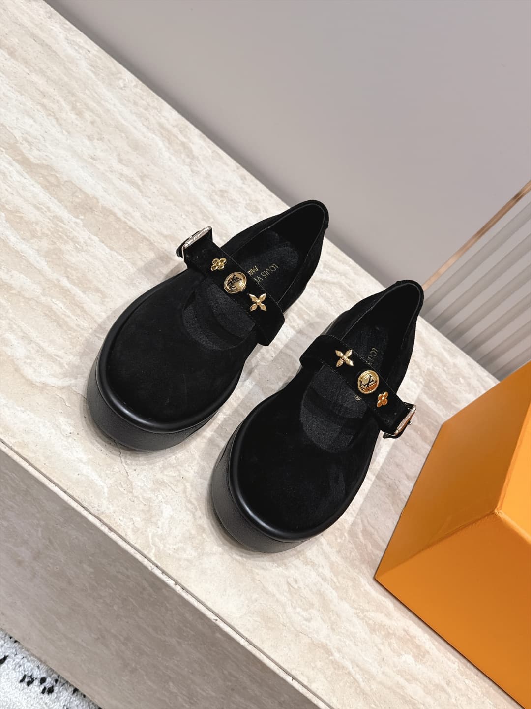 D8932 Louis Vuitton 26/Autumn New Model, Monogram Pattern, Thick-Soled Mary Jane Loafers — image 2