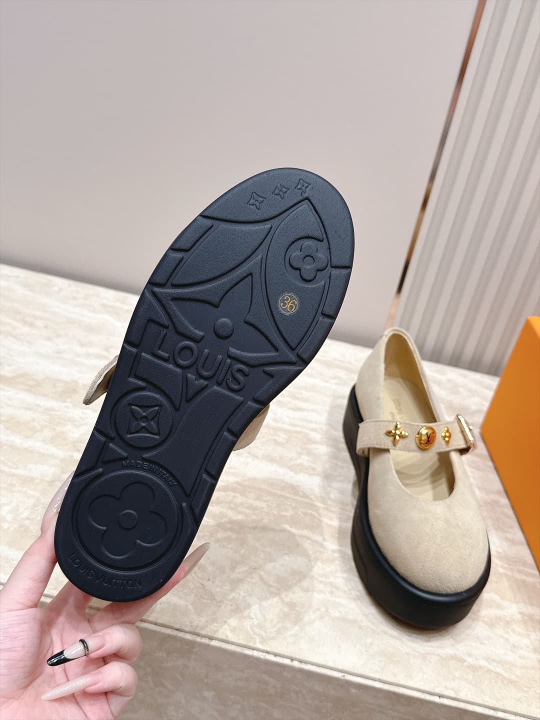 D8933 Louis Vuitton 26/New autumn model, monogram pattern, thick-bottom Mary Jane Loafers — image 8