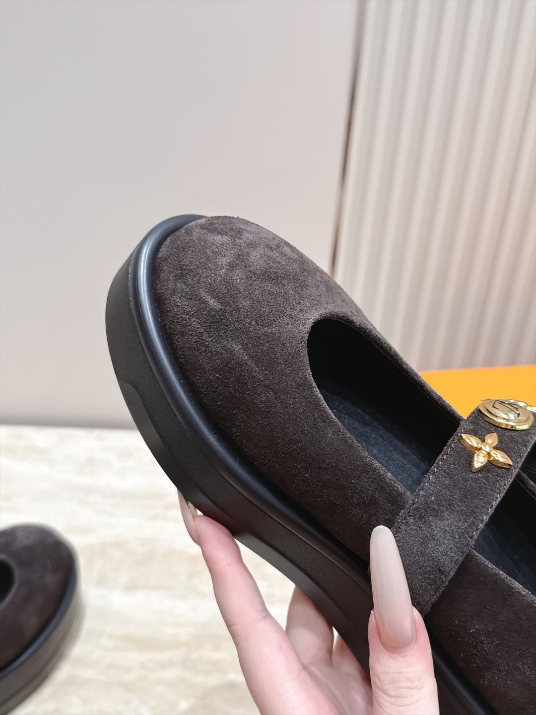 D8931 Louis Vuitton 26/Autumn New Model, Monogram Pattern, Thick-bottom Mary Jane Loafers — image 5