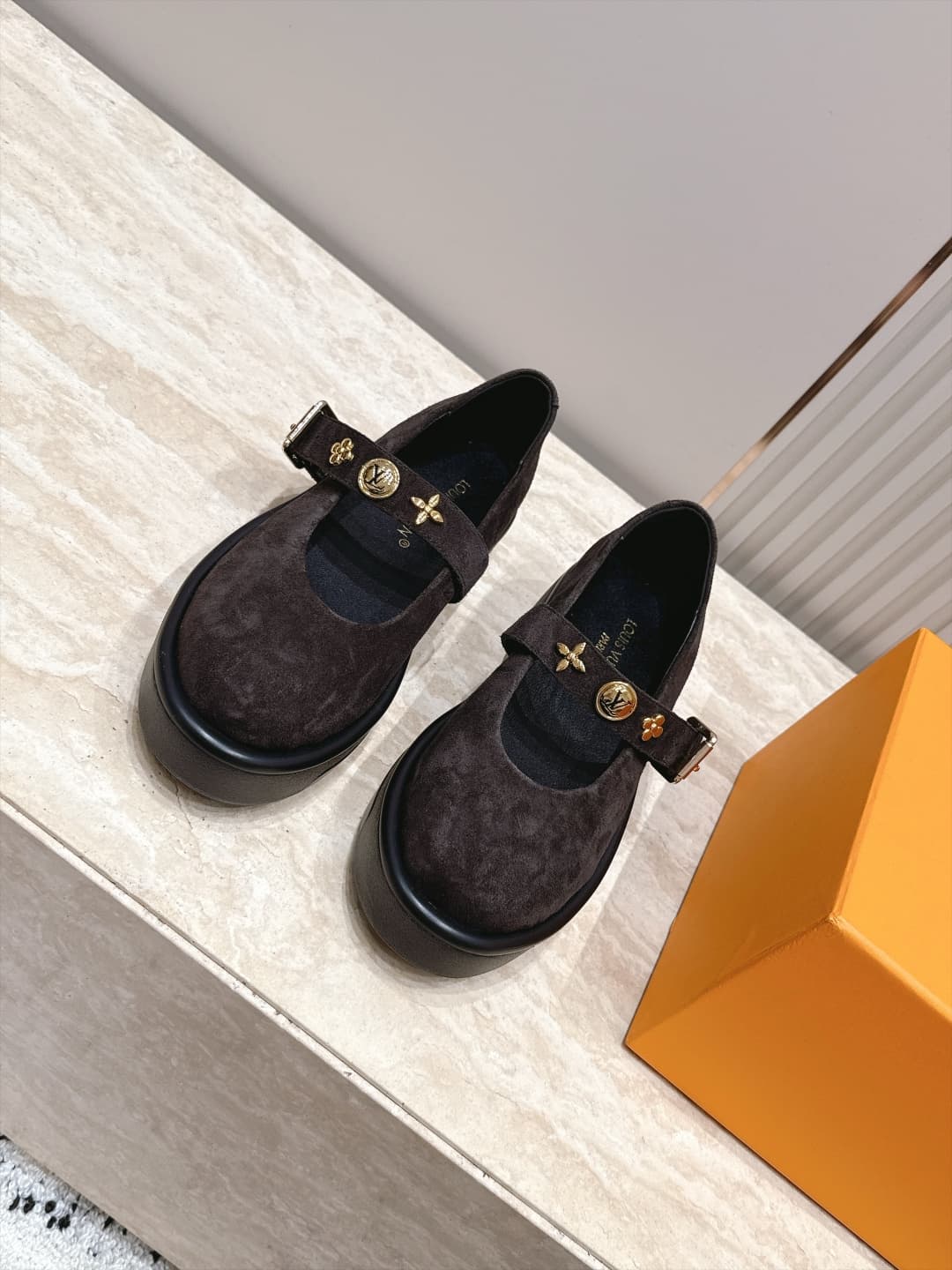 D8931 Louis Vuitton 26/Autumn New Model, Monogram Pattern, Thick-bottom Mary Jane Loafers — image 2