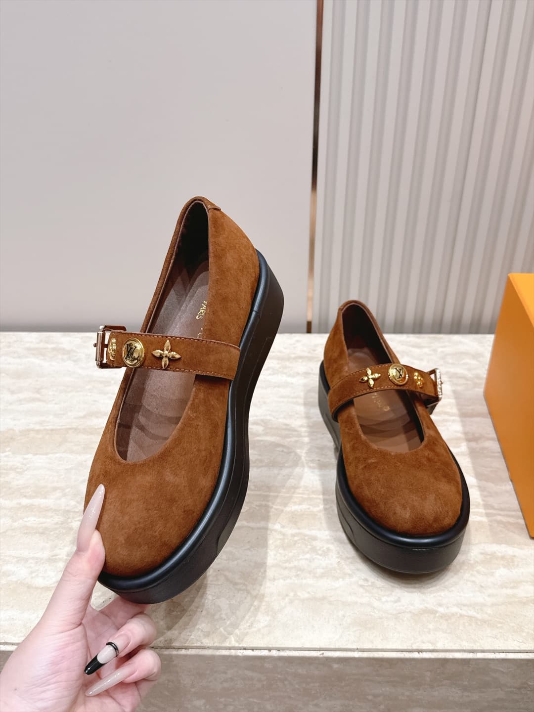 D8930 Louis Vuitton 26/Autumn new model, monogram pattern, thick-bottom Mary Jane Loafers — image 3
