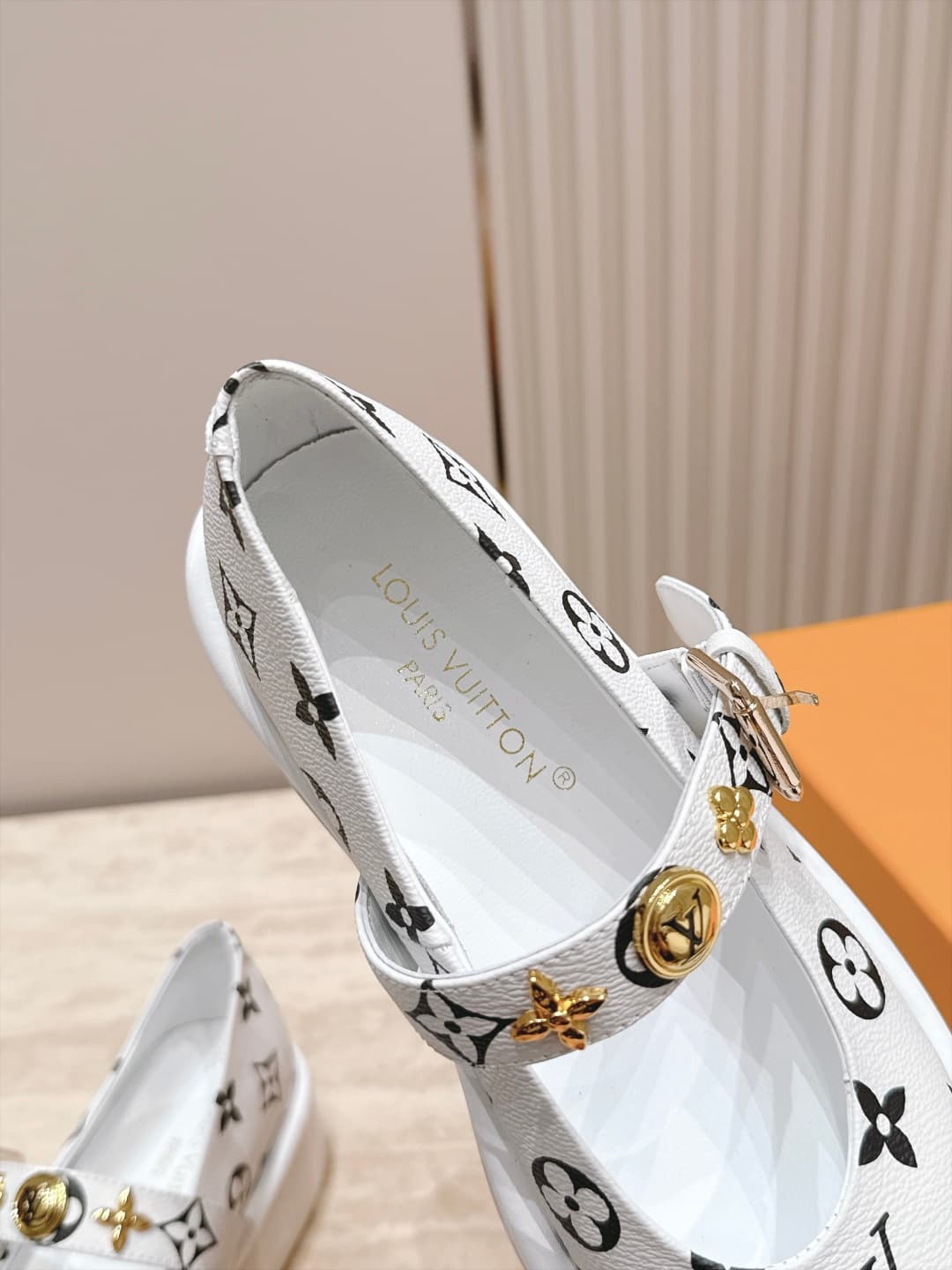 D8929 Louis Vuitton 26/New autumn model, monogram pattern, thick-bottom Mary Jane Loafers — image 3