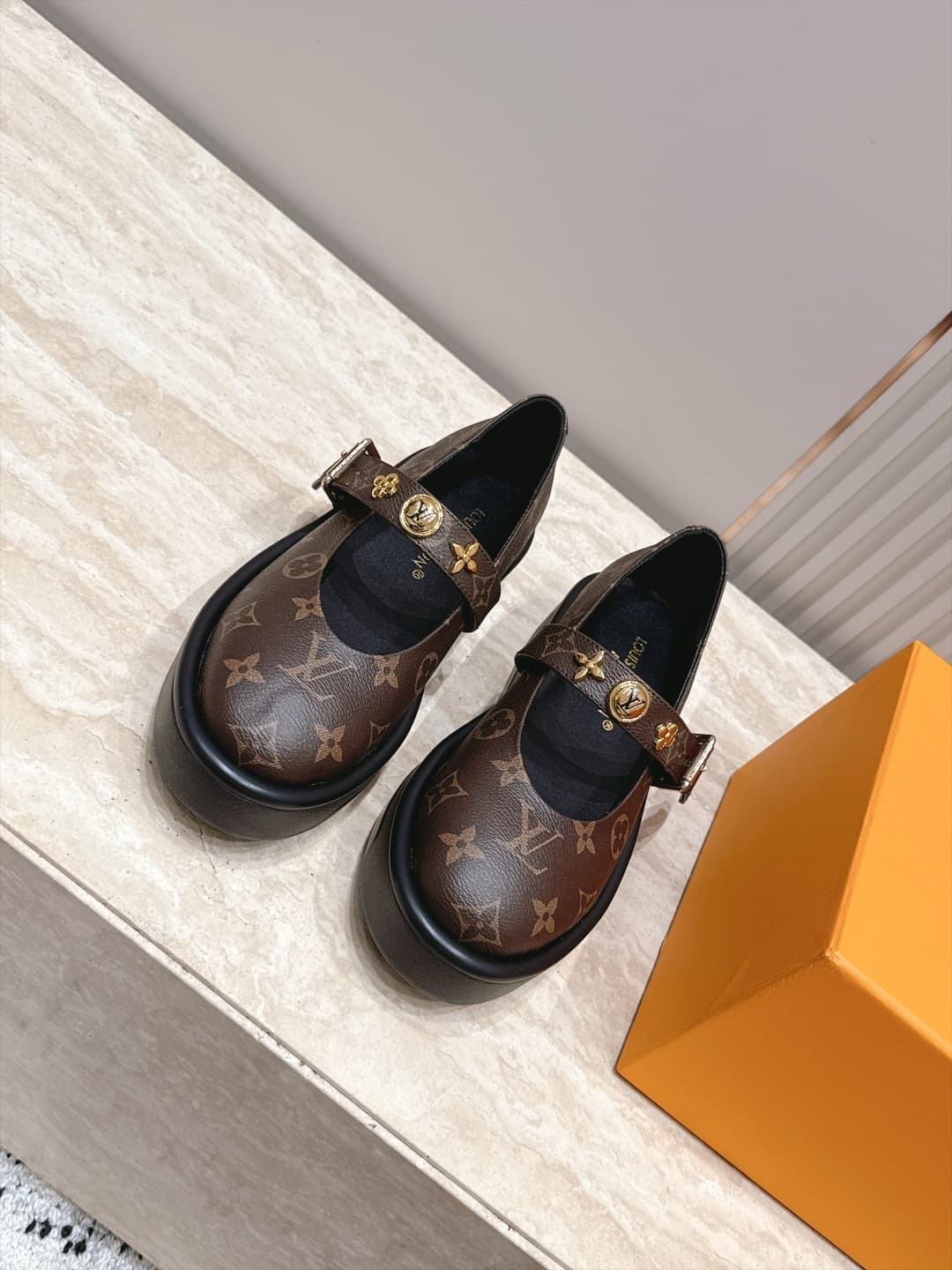 D8928 Louis Vuitton 26/New autumn model, monogram pattern, thick-bottom Mary Jane Loafers — image 2