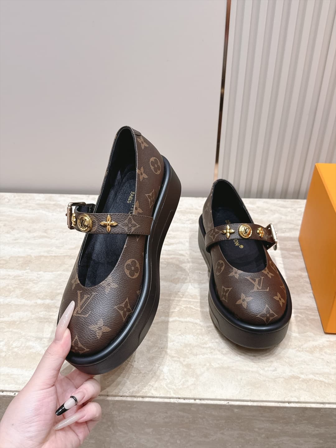 D8928 Louis Vuitton 26/New autumn model, monogram pattern, thick-bottom Mary Jane Loafers — image 3
