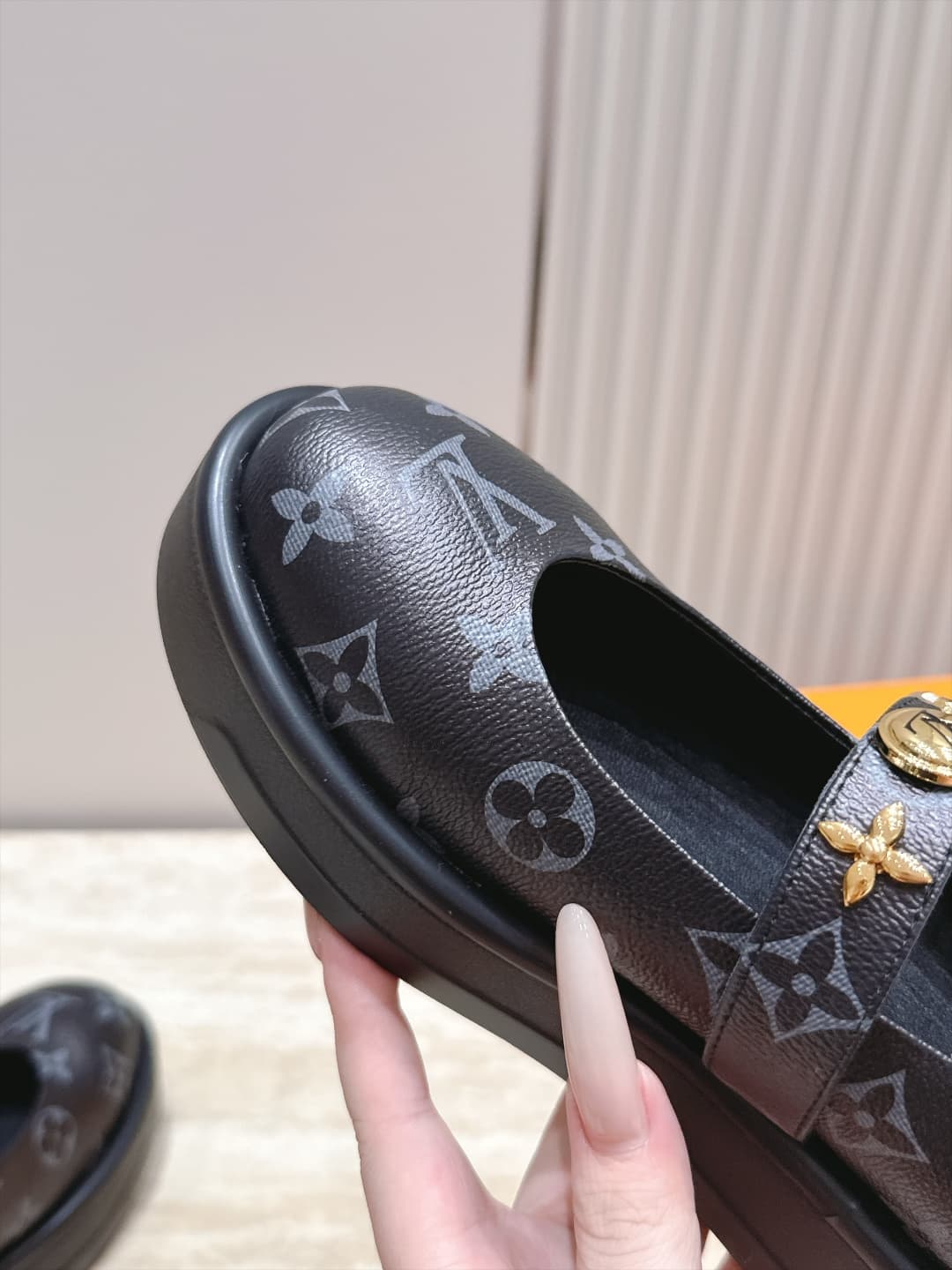 D8927 Louis Vuitton 26/Autumn new model, monogram pattern, thick-bottom Mary Jane Loafers — image 5