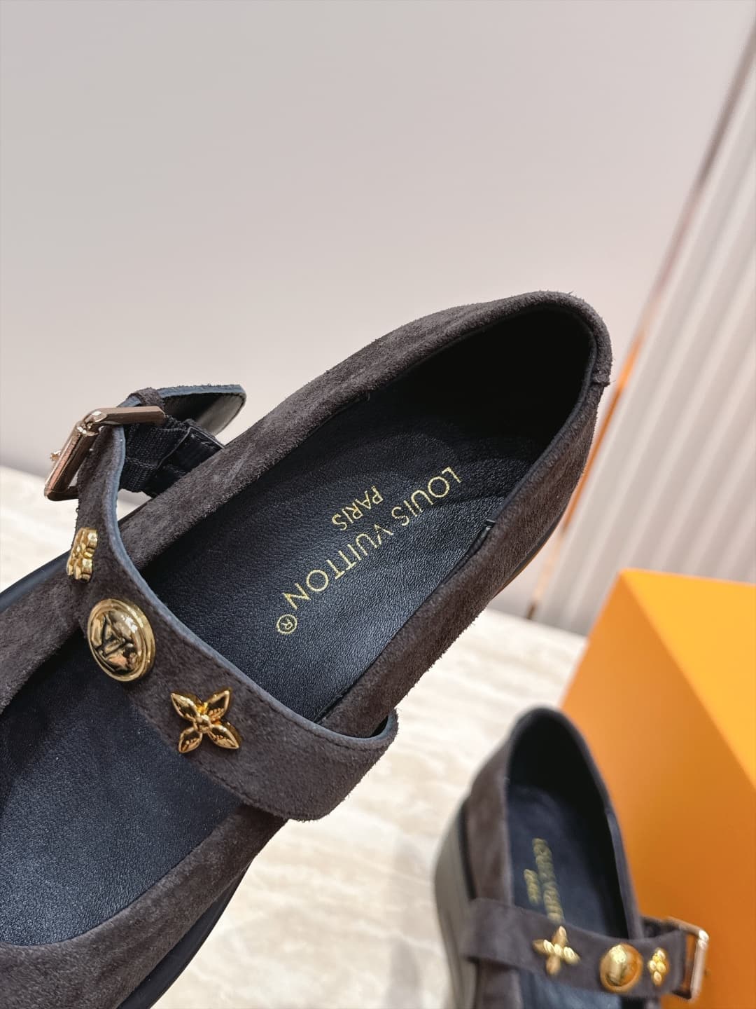 D8931 Louis Vuitton 26/Autumn New Model, Monogram Pattern, Thick-bottom Mary Jane Loafers — image 7