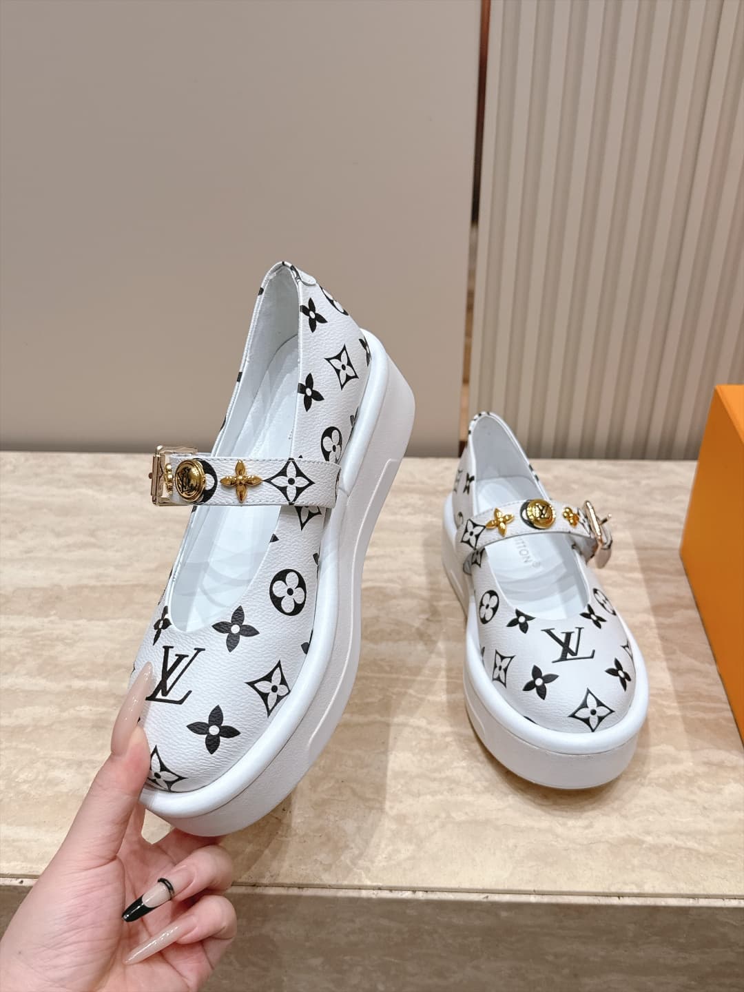 D8929 Louis Vuitton 26/New autumn model, monogram pattern, thick-bottom Mary Jane Loafers — image 6