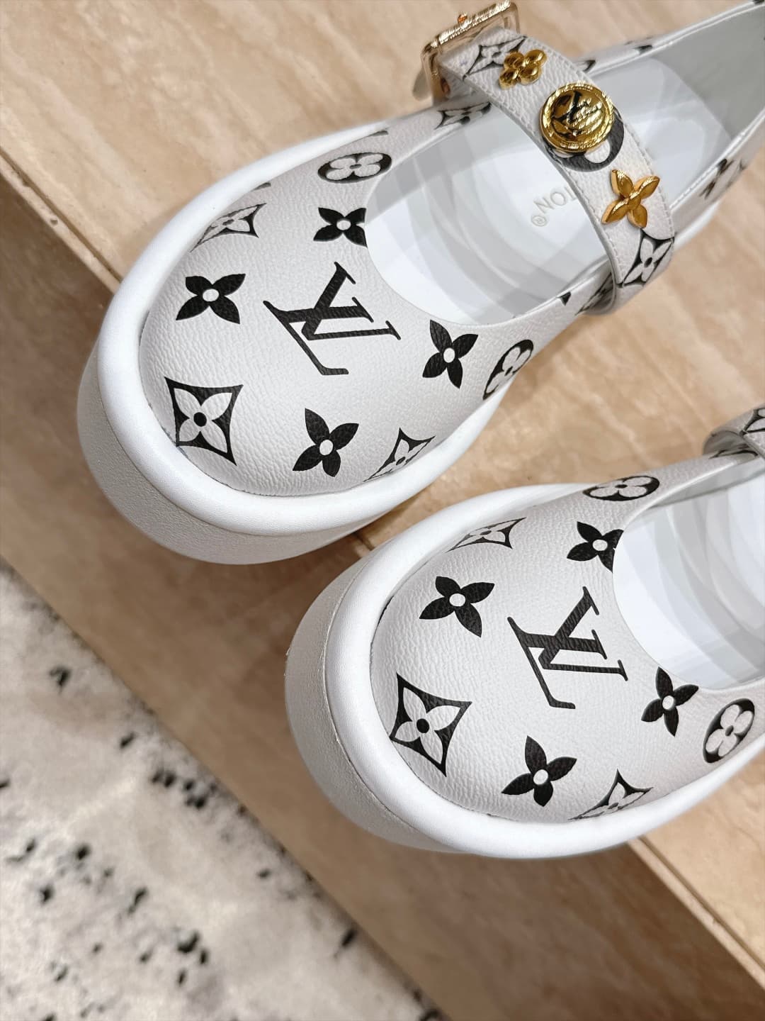 D8929 Louis Vuitton 26/New autumn model, monogram pattern, thick-bottom Mary Jane Loafers — image 8