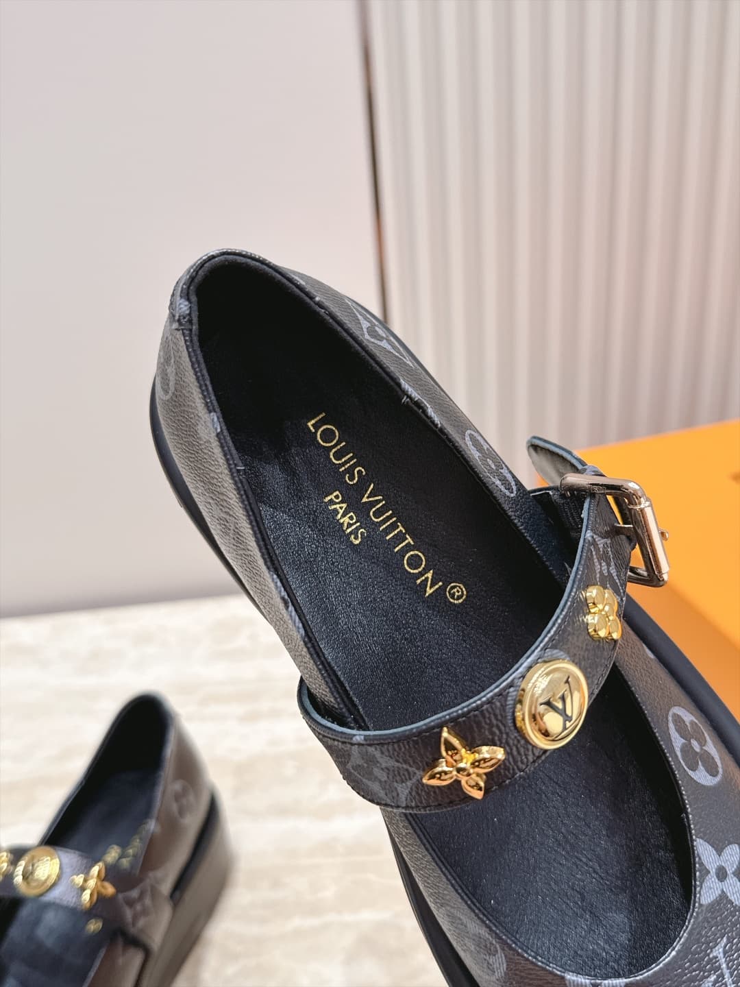 D8927 Louis Vuitton 26/Autumn new model, monogram pattern, thick-bottom Mary Jane Loafers — image 7