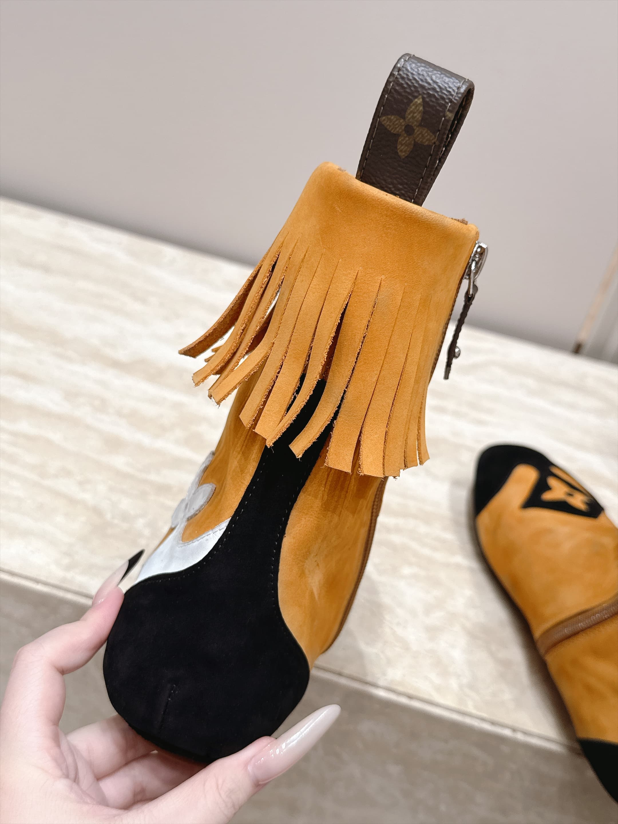 D8940 LV Autumn/Winter Fashion Shoes Collection – Perfectly creates a cozy atmosphere — image 7