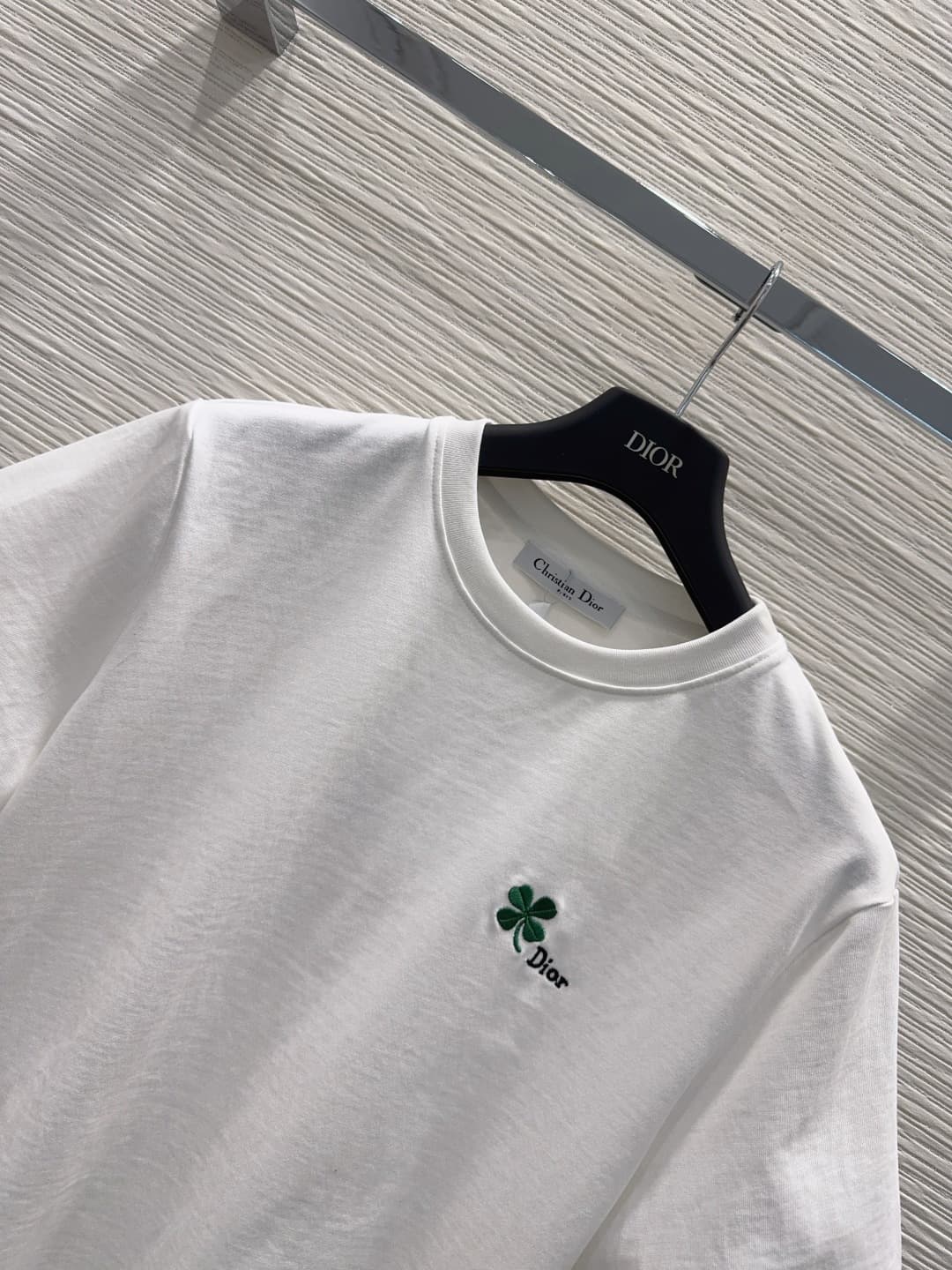 C18514 2026SS New model: Clover-embroidered T-shirt + polka-dot fleece skirt. The round-necked short-sleeved T-shirt looks cute; the clover embroidery on the chest serves as a subtle symbol of good luck. The fine stitches make it feel like luck is “worn o — image 3