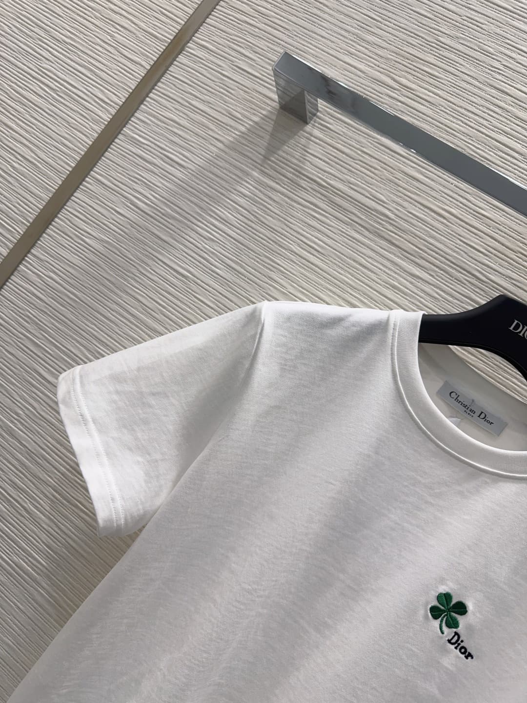 C18514 2026SS New model: Clover-embroidered T-shirt + polka-dot fleece skirt. The round-necked short-sleeved T-shirt looks cute; the clover embroidery on the chest serves as a subtle symbol of good luck. The fine stitches make it feel like luck is “worn o — image 8