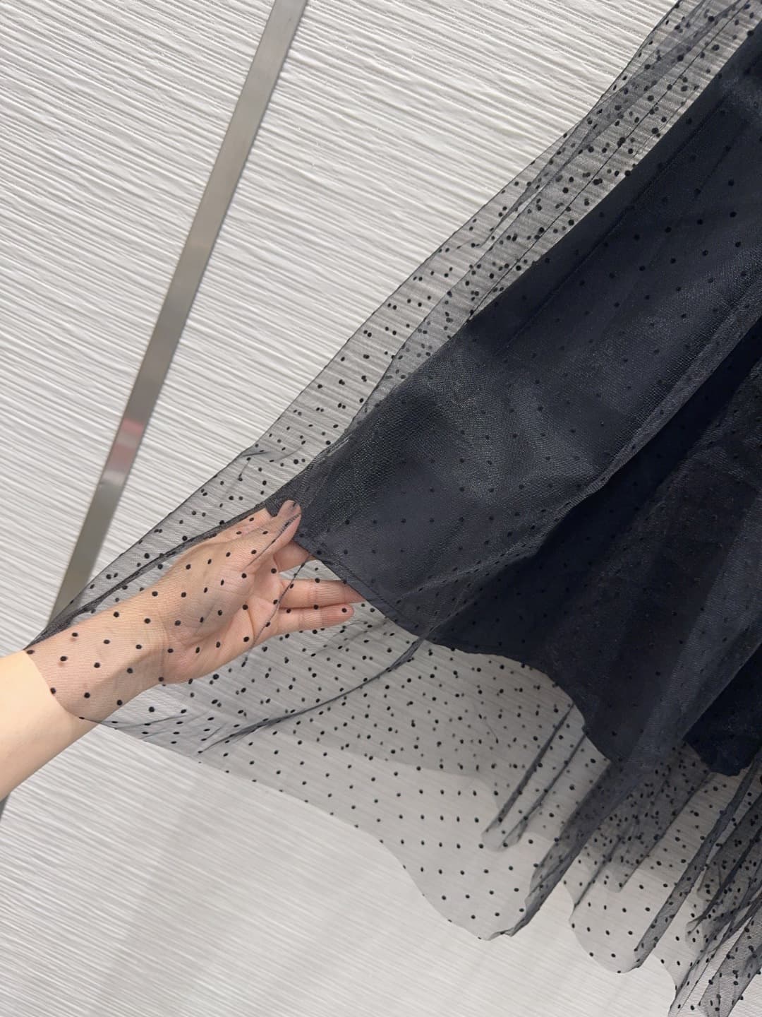 C18515 2026SS New Model: Clover-embroidered T-shirt + polka-dot velvet mesh skirt, round-necked short-sleeved T-shirt that looks cute. The clover embroidery on the chest serves as a subtle symbol of good luck; the stitching is fine, as if luck is “worn” o — image 6